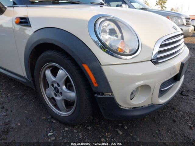 Photo 5 VIN: WMWSU3C5XBT253105 - MINI COOPER 