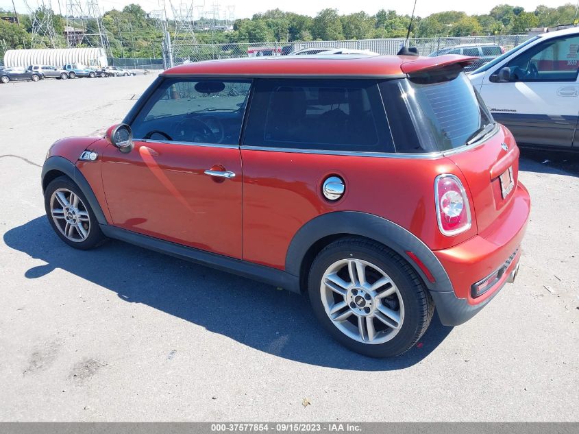 Photo 2 VIN: WMWSV3C50BTY25196 - MINI COOPER 