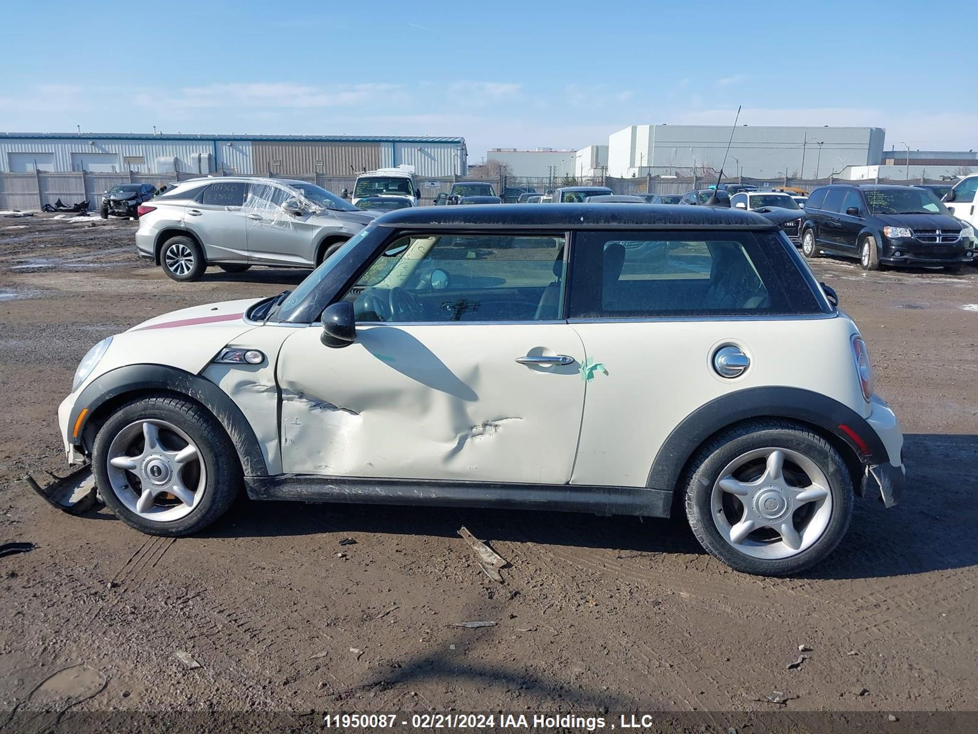 Photo 13 VIN: WMWSV3C50DTY29896 - MINI COOPER 