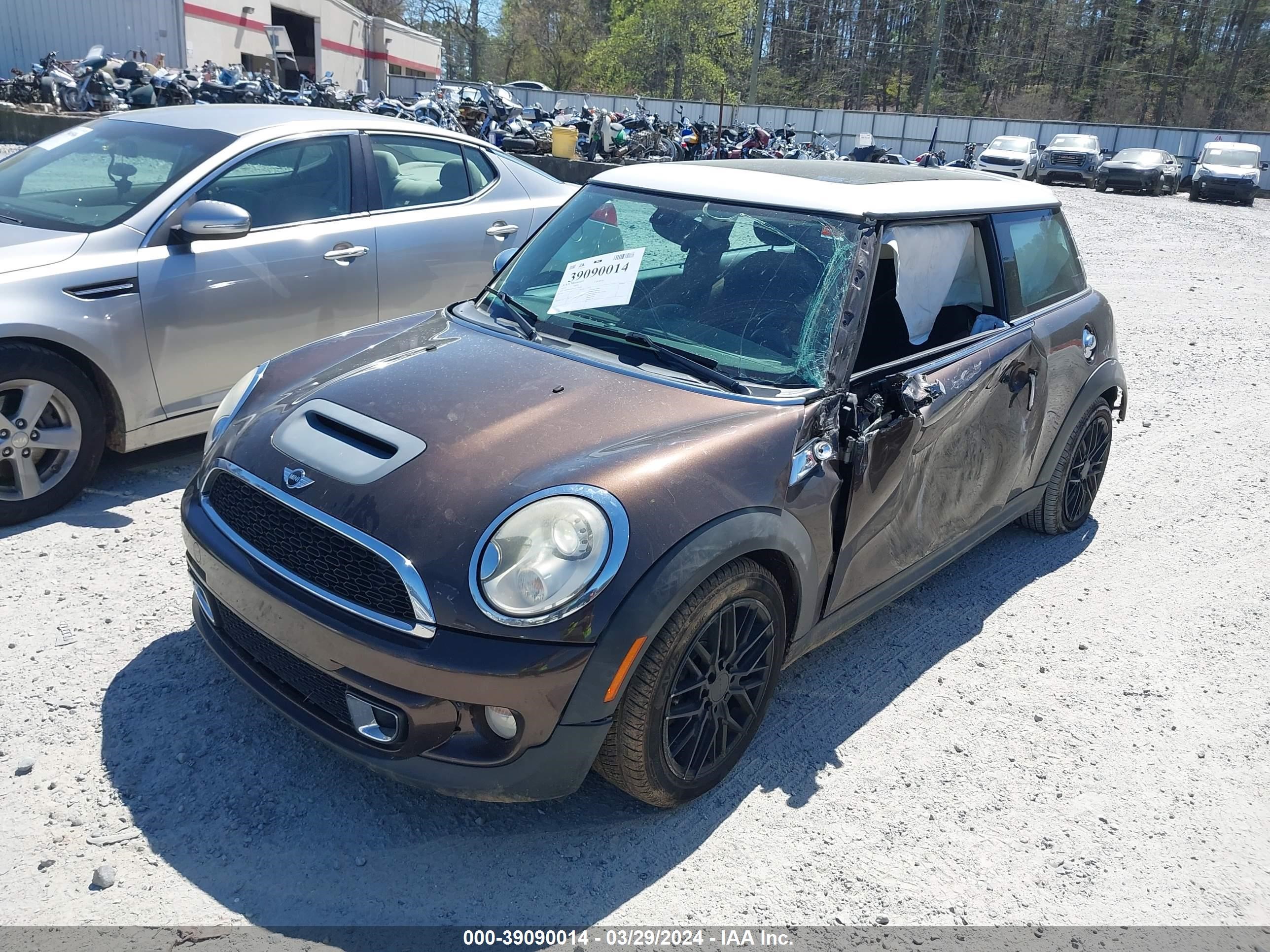 Photo 1 VIN: WMWSV3C51BTY22145 - MINI COOPER 