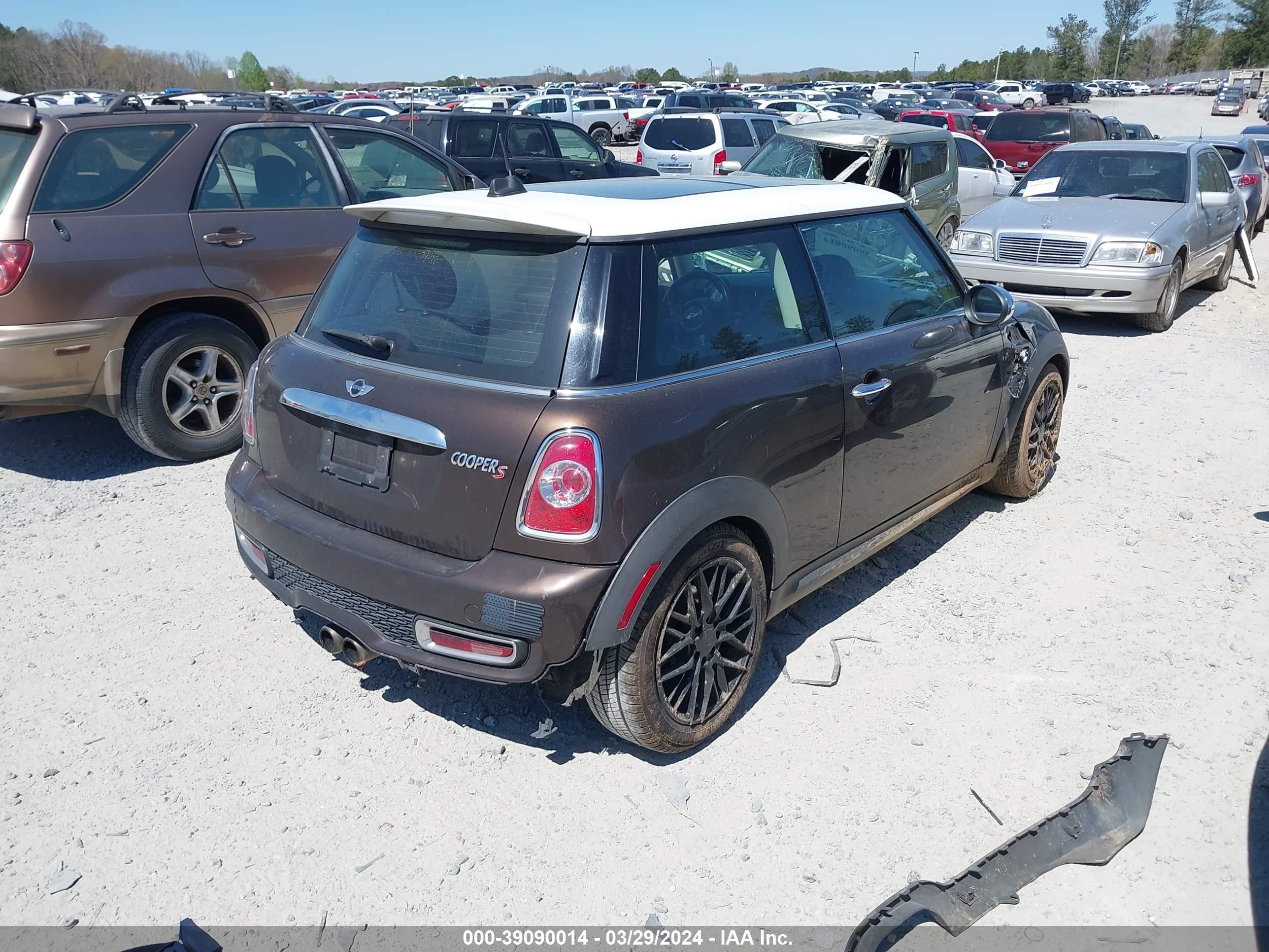 Photo 3 VIN: WMWSV3C51BTY22145 - MINI COOPER 