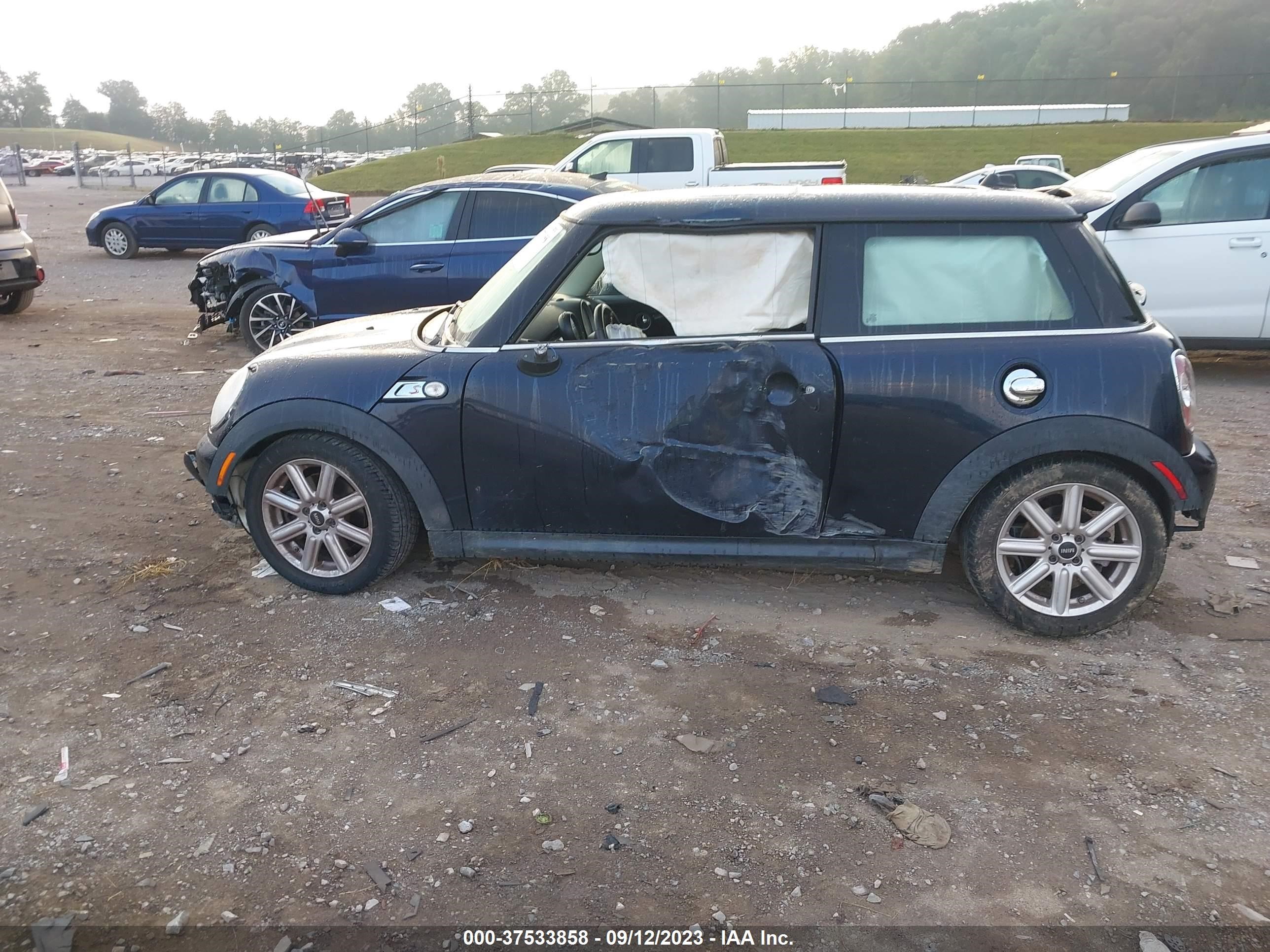 Photo 14 VIN: WMWSV3C51DT396119 - MINI HARD TOP 