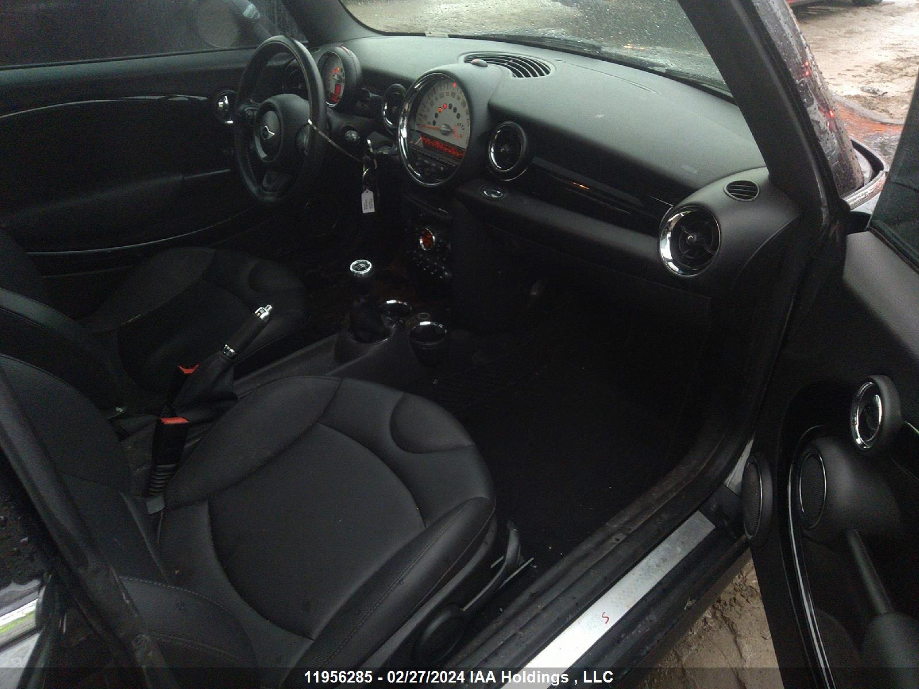 Photo 4 VIN: WMWSV3C55CTY25566 - MINI COOPER 