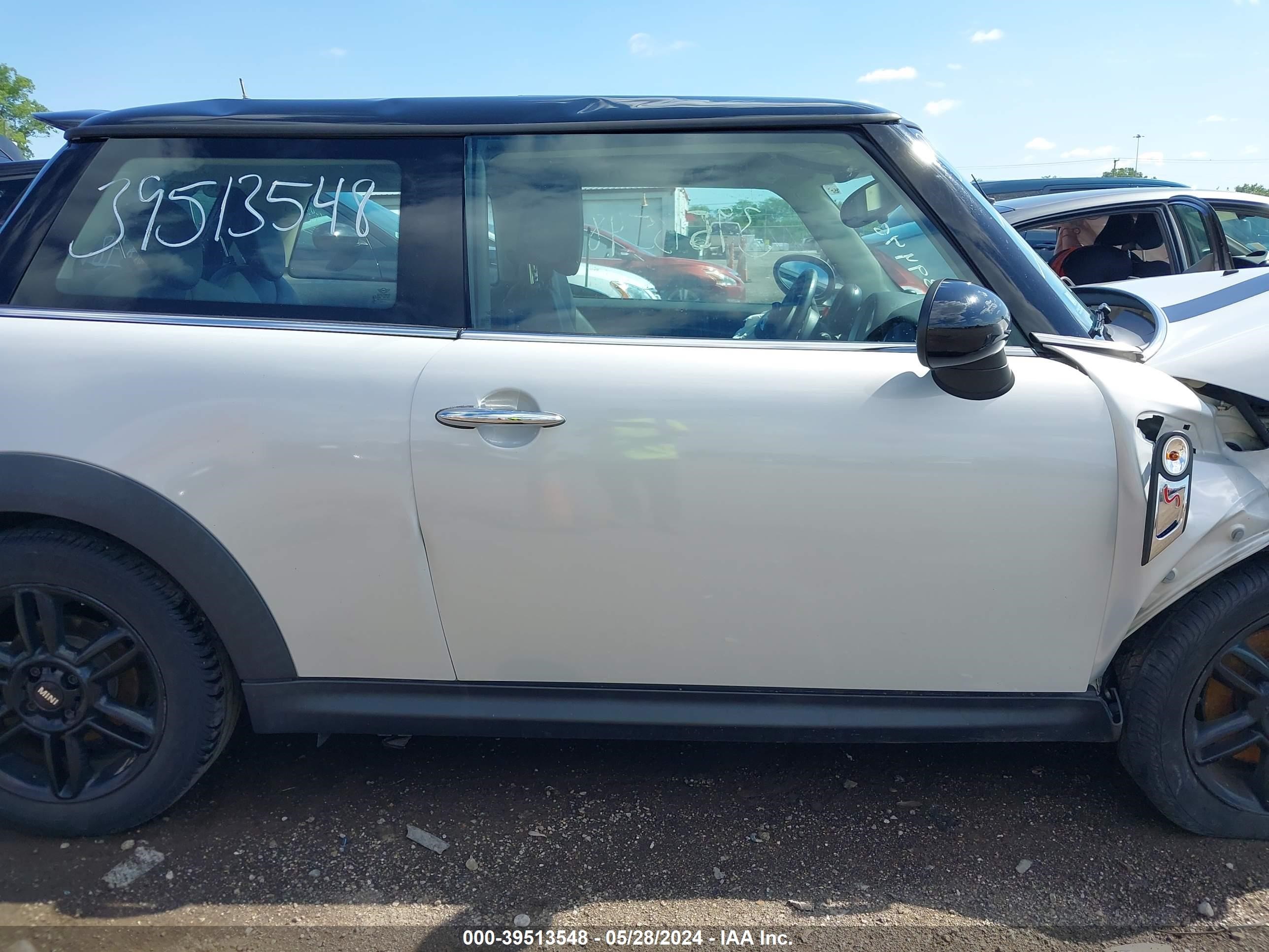 Photo 13 VIN: WMWSV3C58DT394464 - MINI HARD TOP 