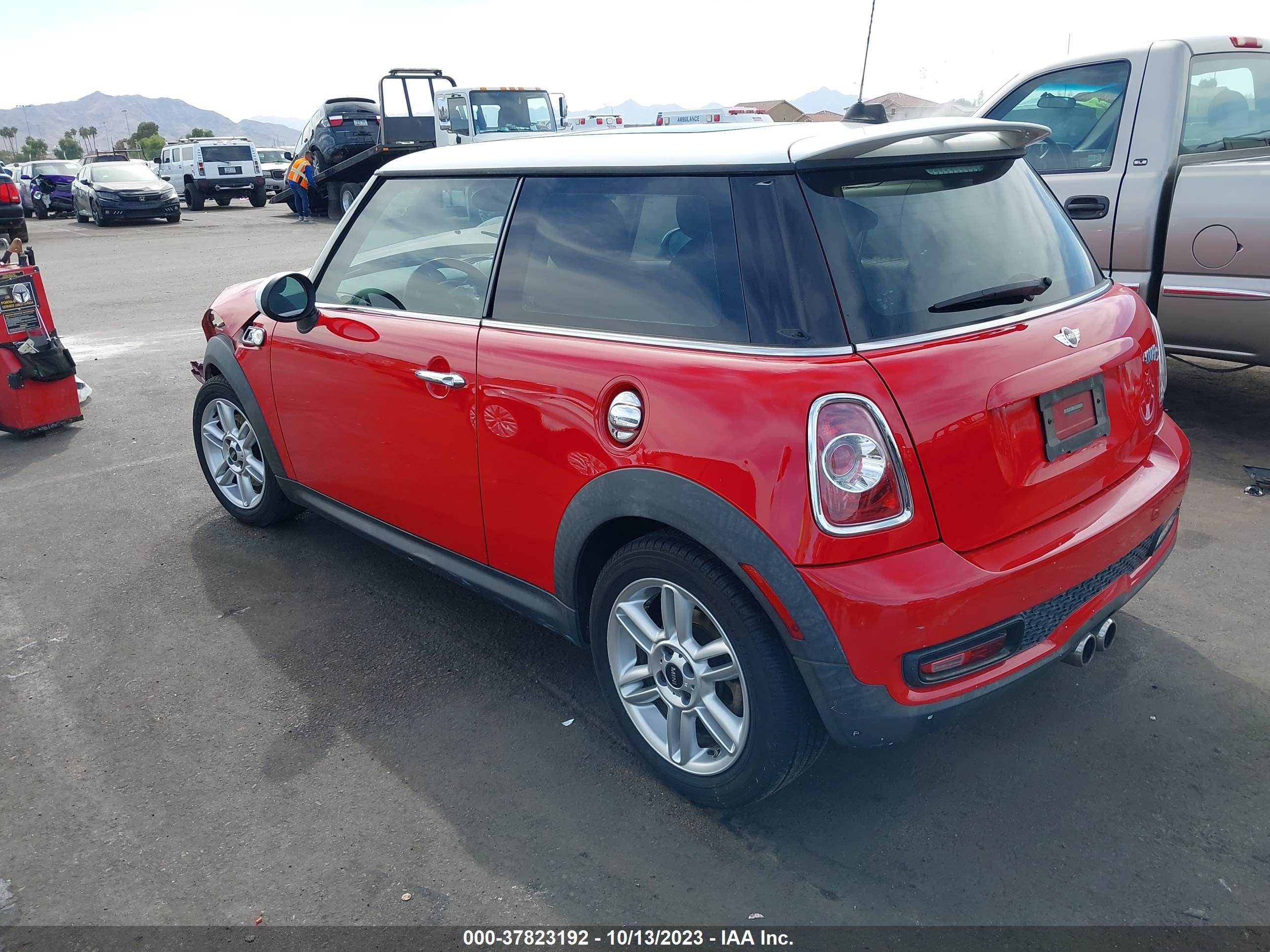 Photo 2 VIN: WMWSV3C59BTY10244 - MINI HARD TOP 