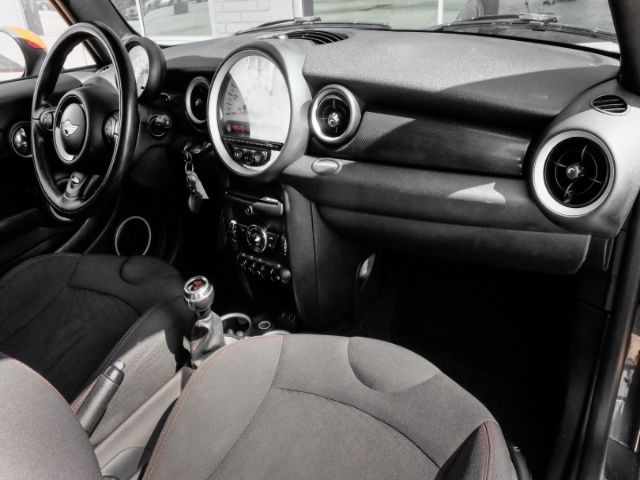 Photo 7 VIN: WMWSV3C5XDT477880 - MINI COOPER HARDTOP 