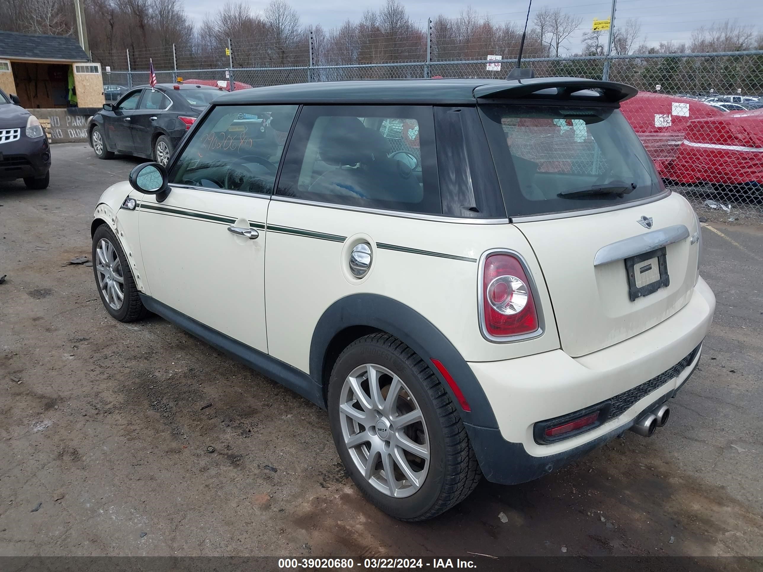 Photo 2 VIN: WMWSV3C5XDT478429 - MINI HARD TOP 