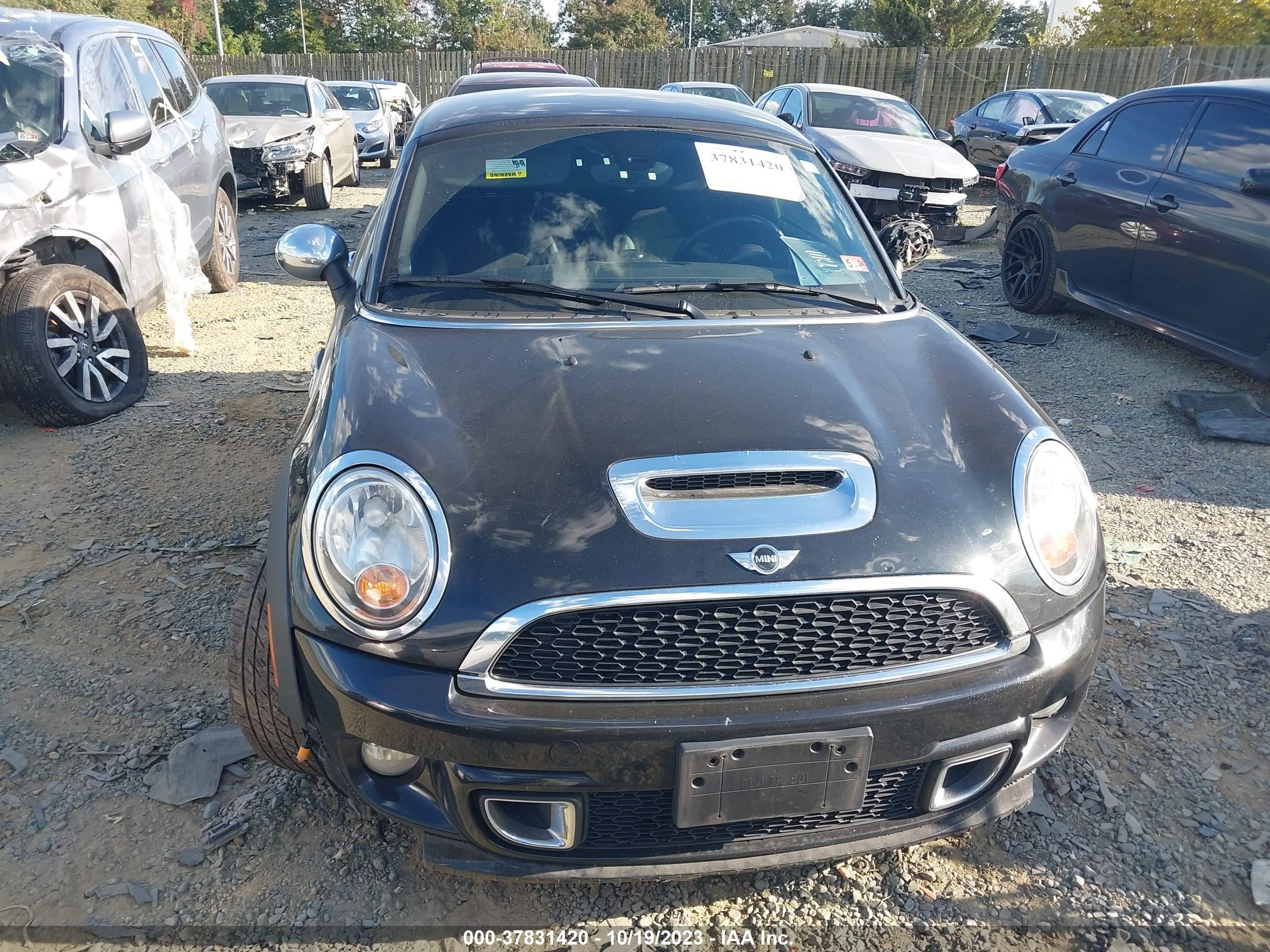 Photo 11 VIN: WMWSX3C5XCT155409 - MINI COUPE 