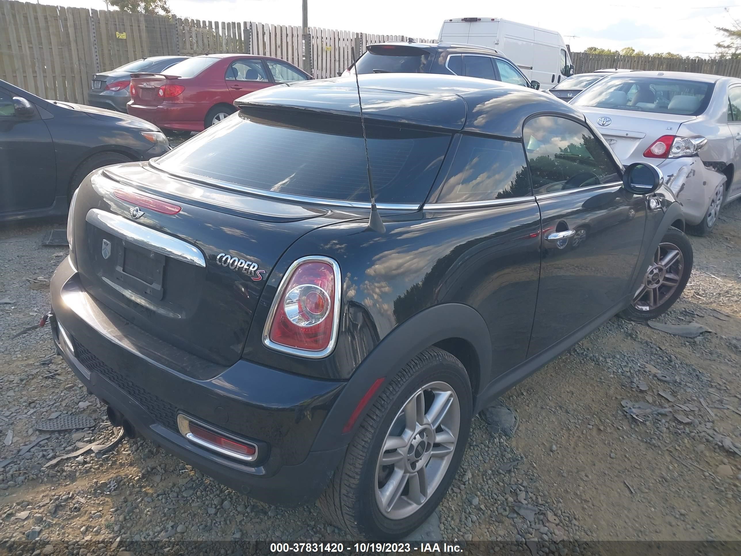 Photo 3 VIN: WMWSX3C5XCT155409 - MINI COUPE 