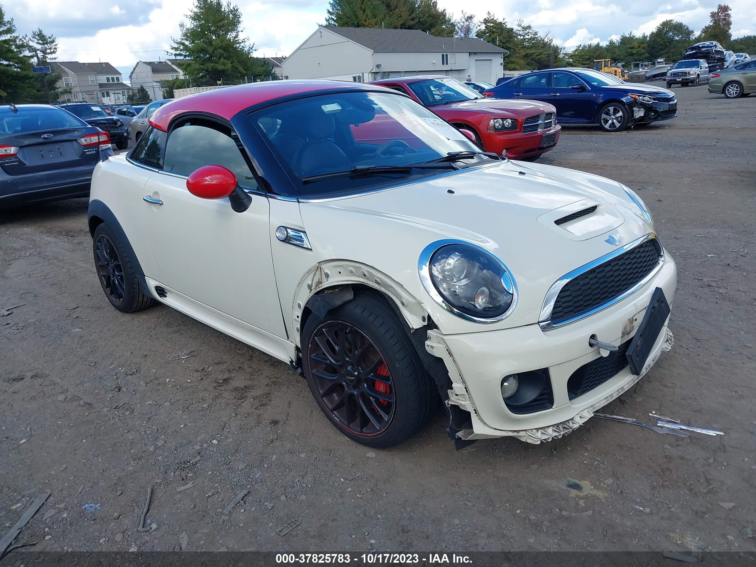 Photo 0 VIN: WMWSX9C56DT380415 - MINI COUPE 