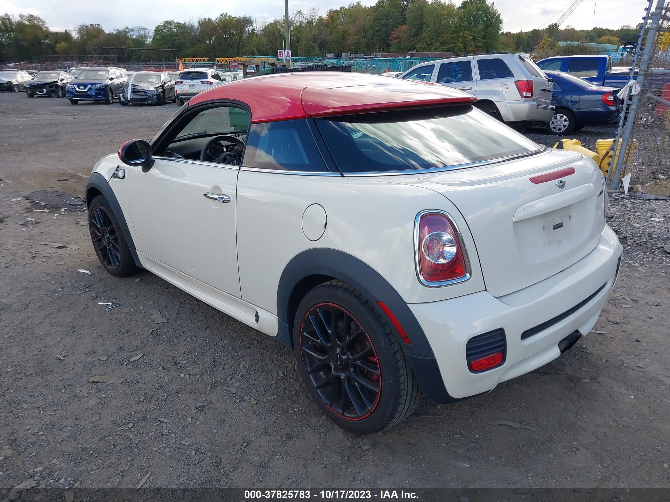 Photo 2 VIN: WMWSX9C56DT380415 - MINI COUPE 