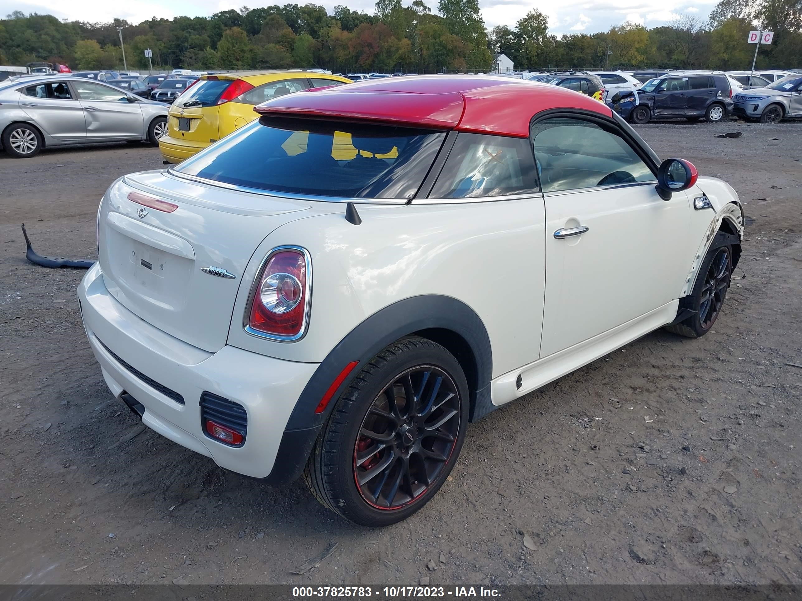 Photo 3 VIN: WMWSX9C56DT380415 - MINI COUPE 