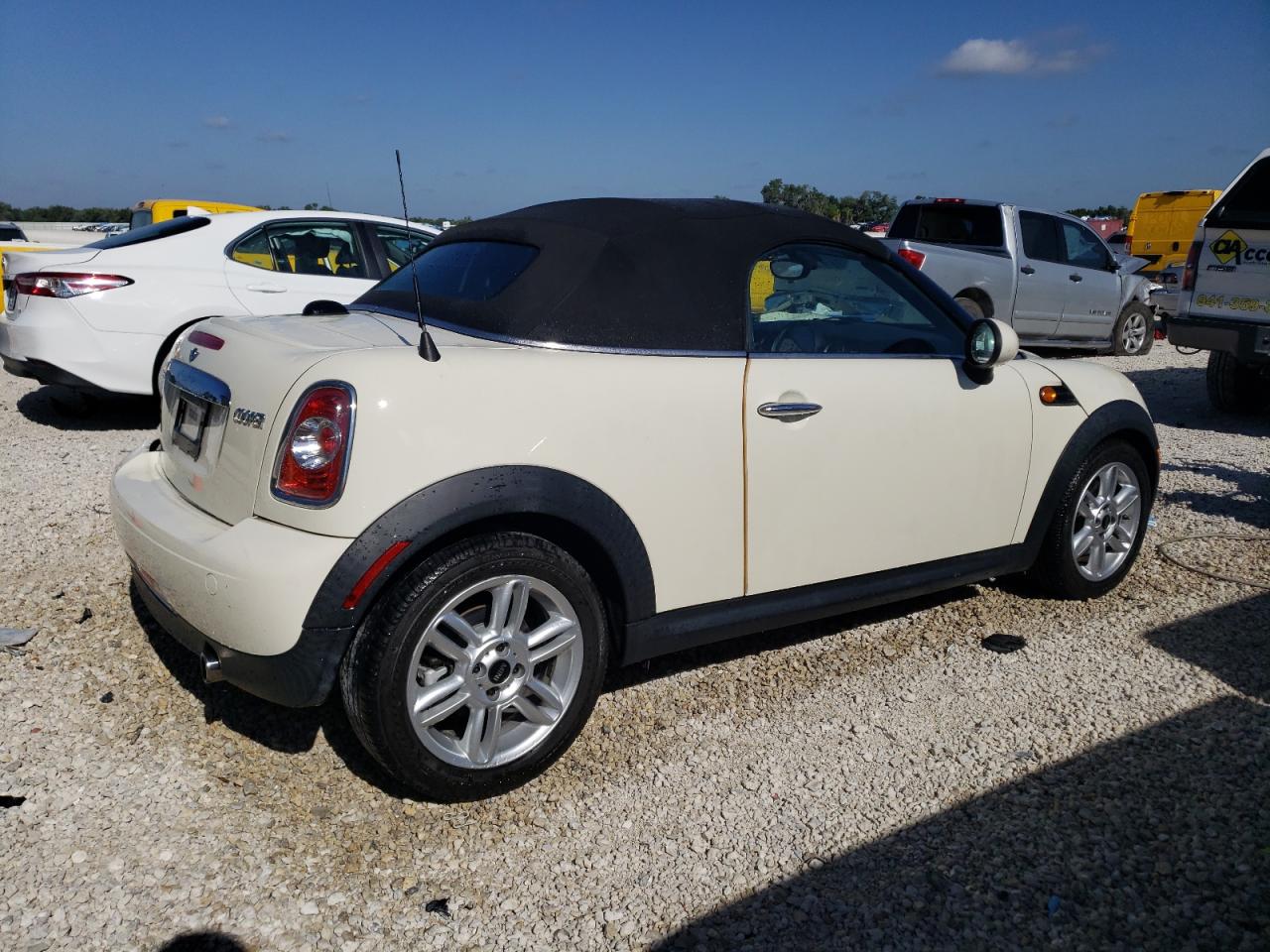 Photo 2 VIN: WMWSY1C51DT625071 - MINI COOPER 