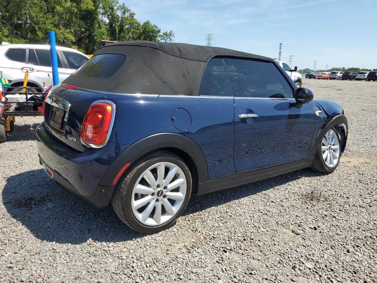 Photo 2 VIN: WMWWG5C33H3D00263 - MINI COOPER 