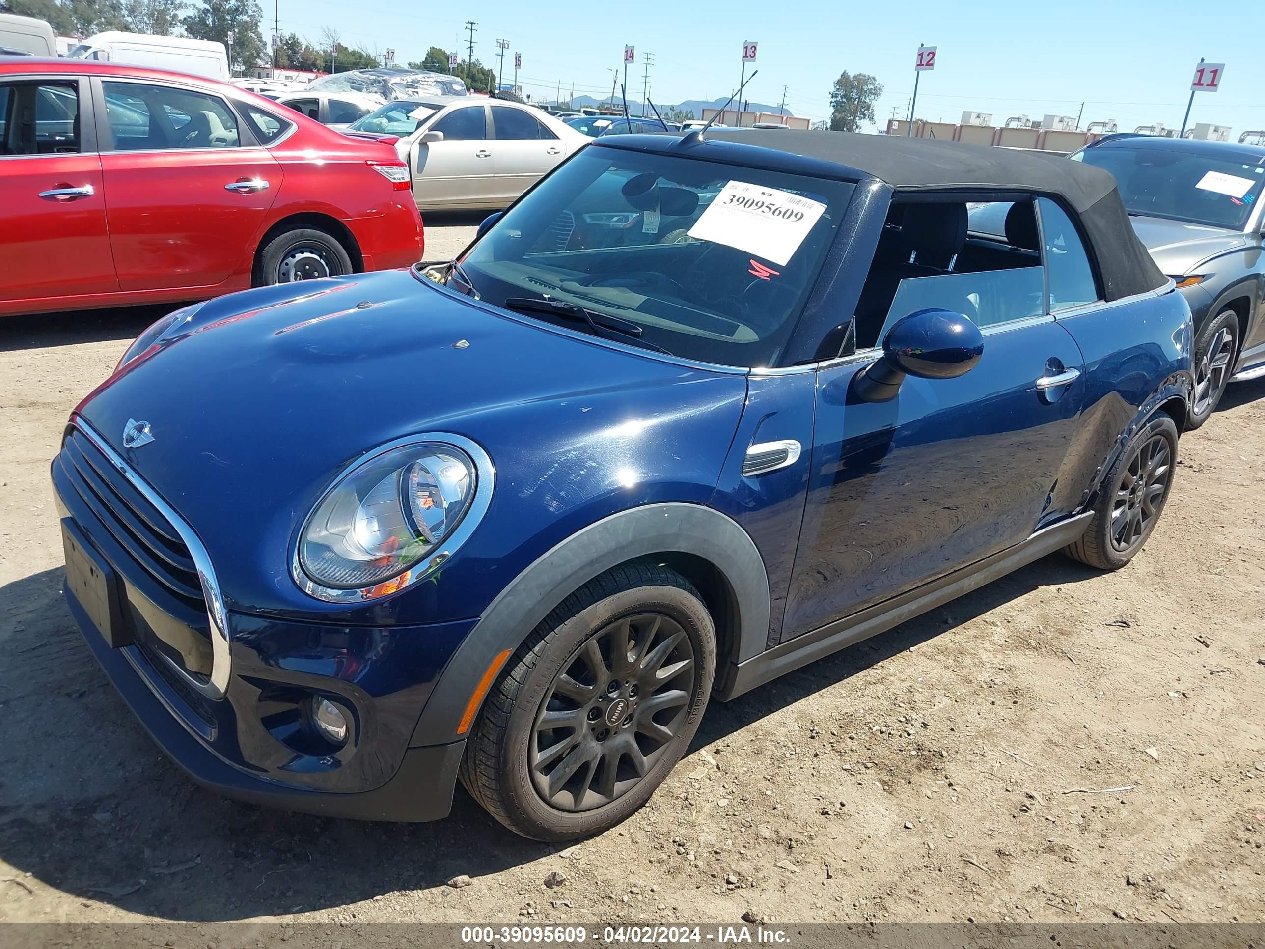 Photo 1 VIN: WMWWG5C37H3D00220 - MINI CONVERTIBLE 