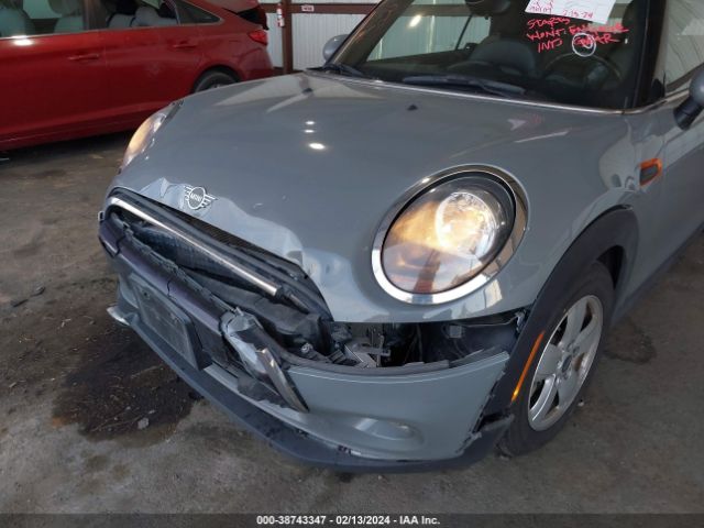 Photo 5 VIN: WMWWG5C5XK3F79672 - MINI CONVERTIBLE 