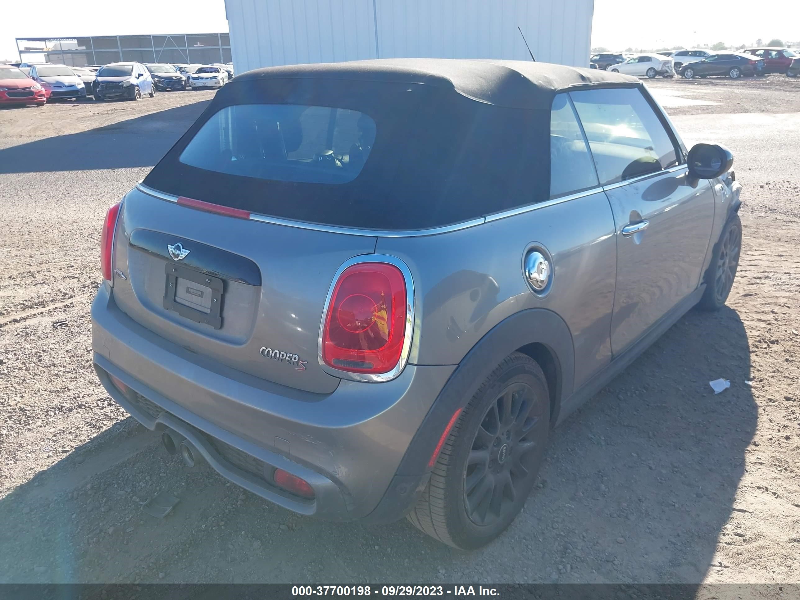 Photo 3 VIN: WMWWG9C39H3C80916 - MINI CONVERTIBLE 