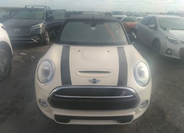 Photo 5 VIN: WMWWG9C51J3E38849 - MINI CONVERTIBLE 