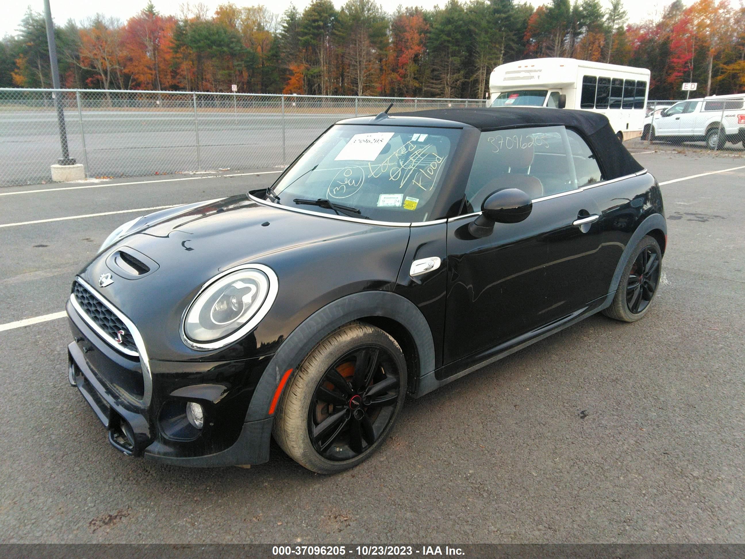 Photo 1 VIN: WMWWG9C55H3A92735 - MINI CONVERTIBLE 