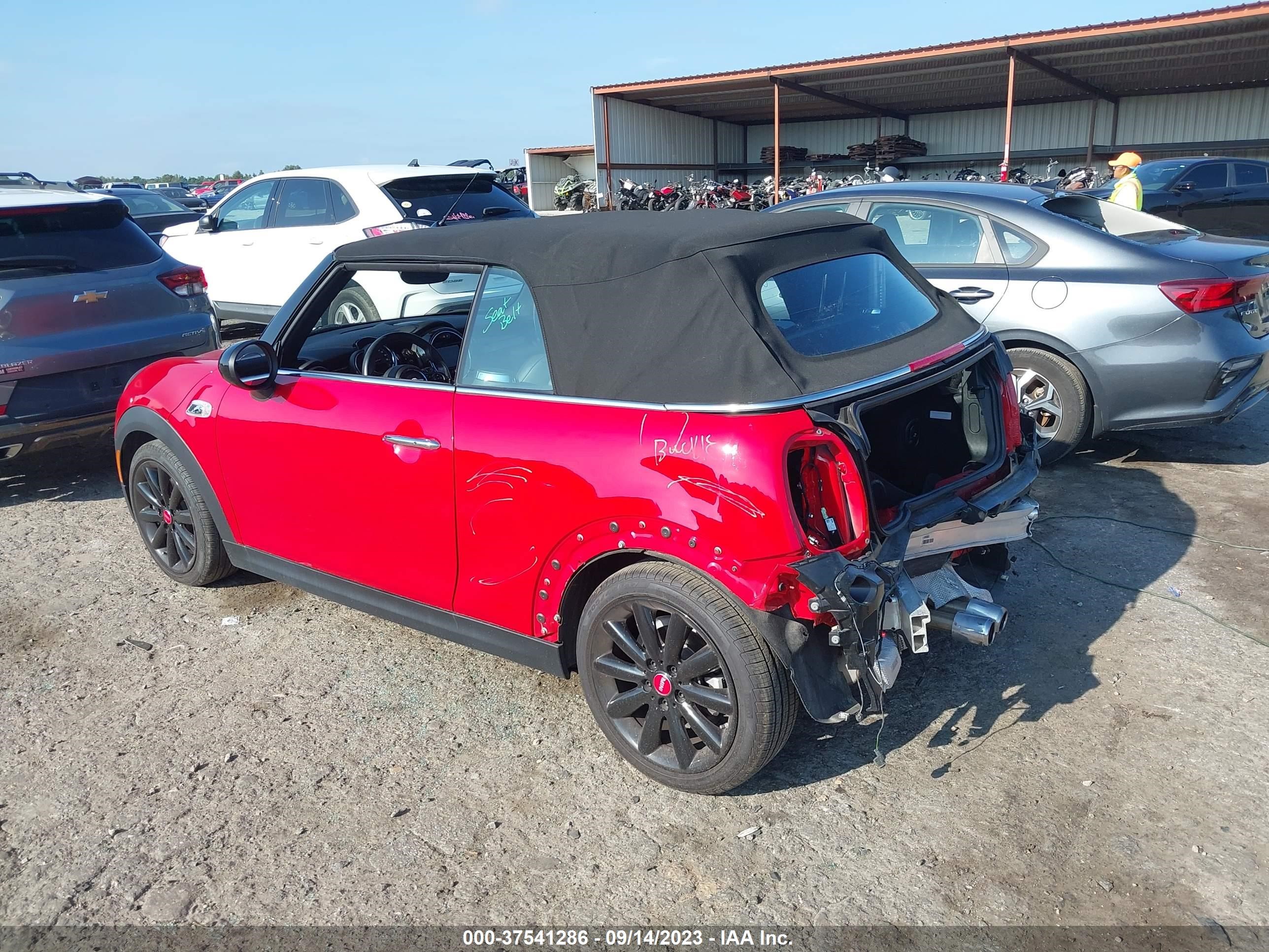 Photo 2 VIN: WMWWG9C59K3E41628 - MINI CONVERTIBLE 