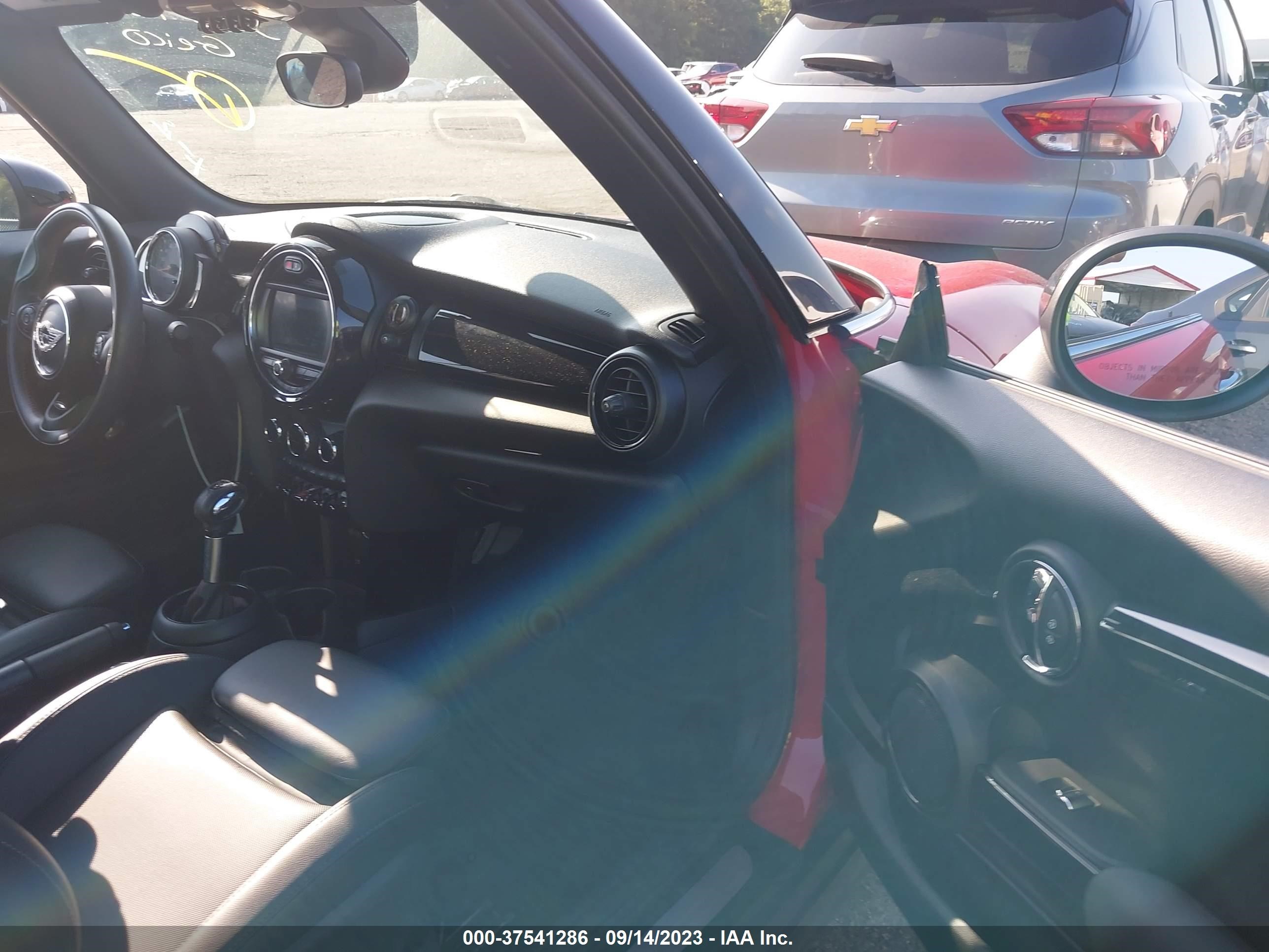 Photo 4 VIN: WMWWG9C59K3E41628 - MINI CONVERTIBLE 