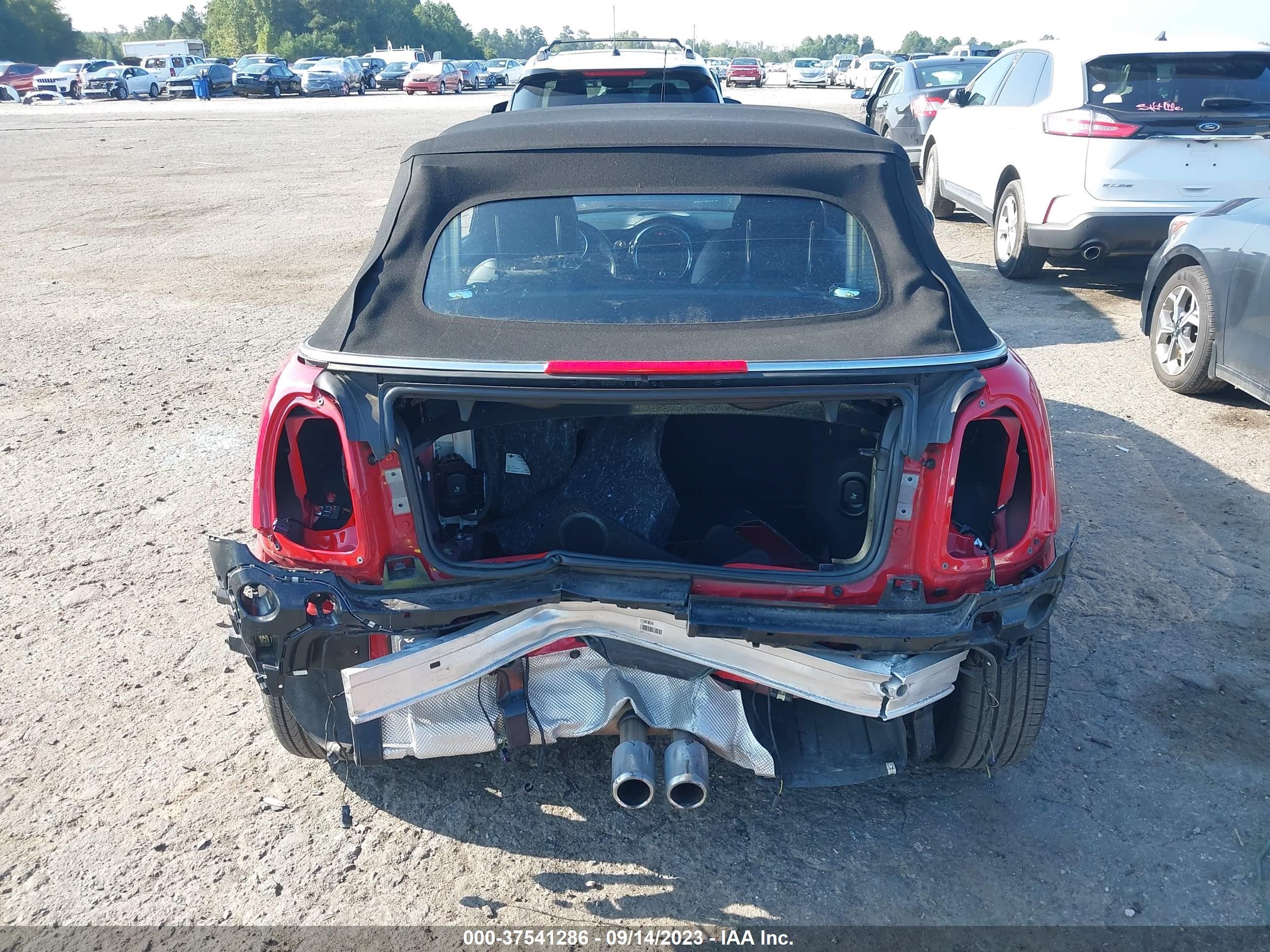 Photo 5 VIN: WMWWG9C59K3E41628 - MINI CONVERTIBLE 