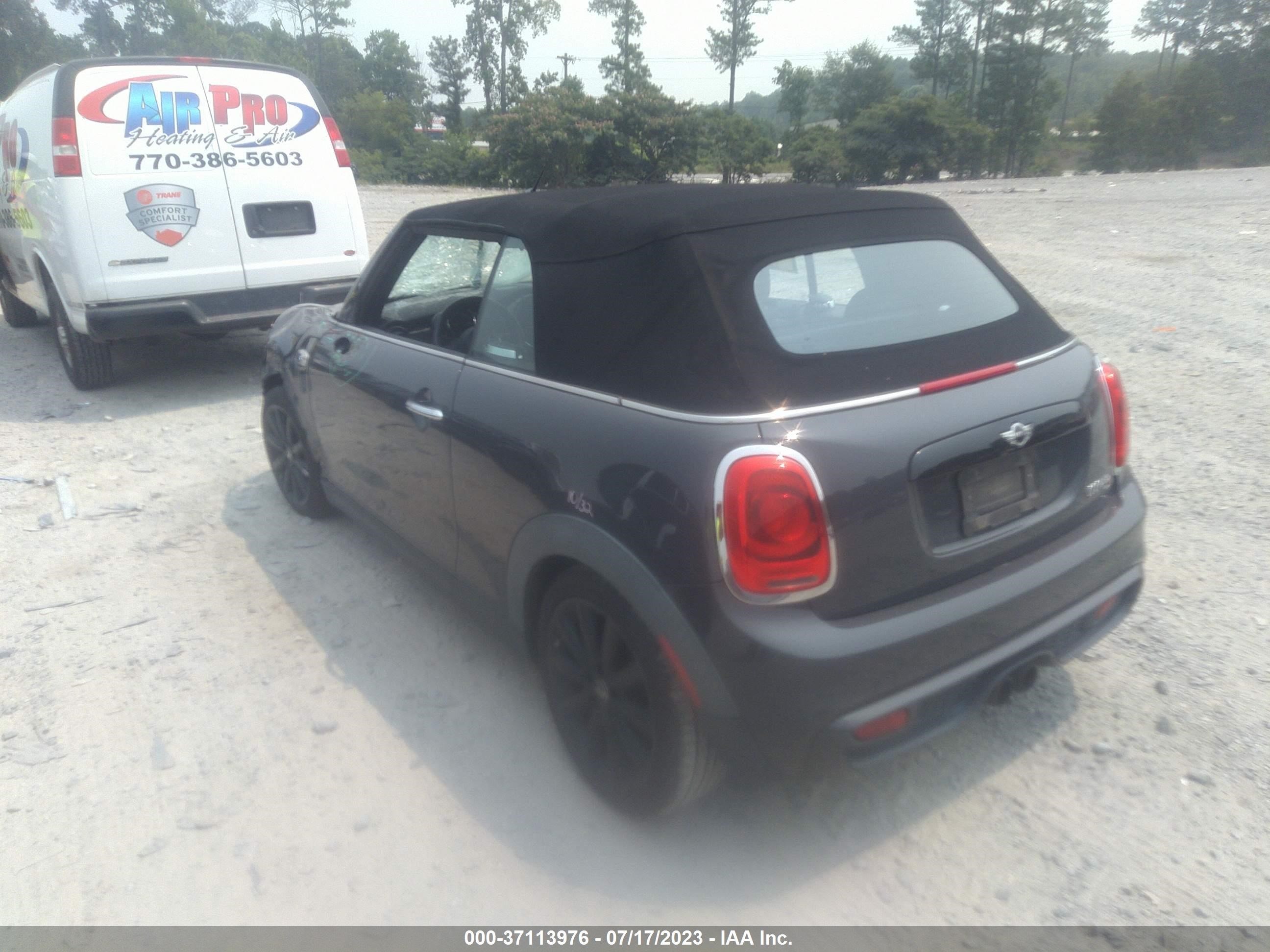 Photo 2 VIN: WMWWG9C5XG3A91269 - MINI COOPER CONVERTIBLE 