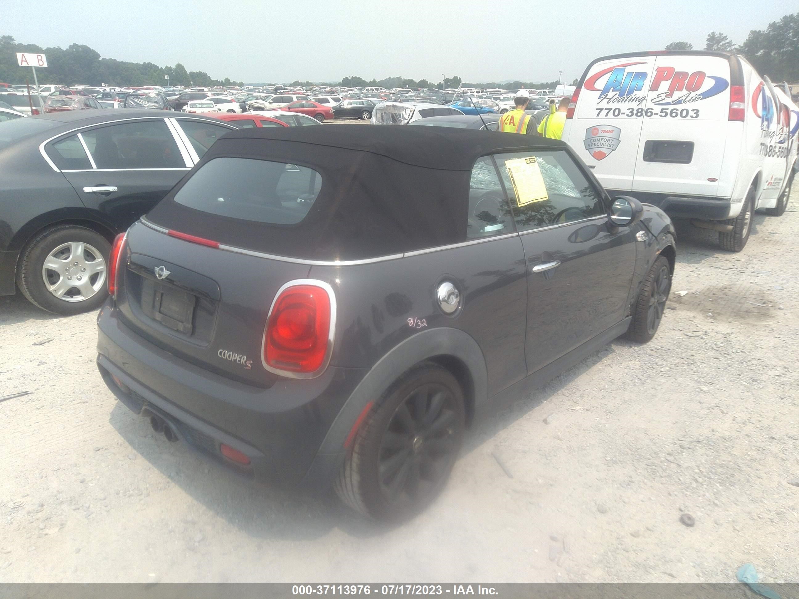 Photo 3 VIN: WMWWG9C5XG3A91269 - MINI COOPER CONVERTIBLE 