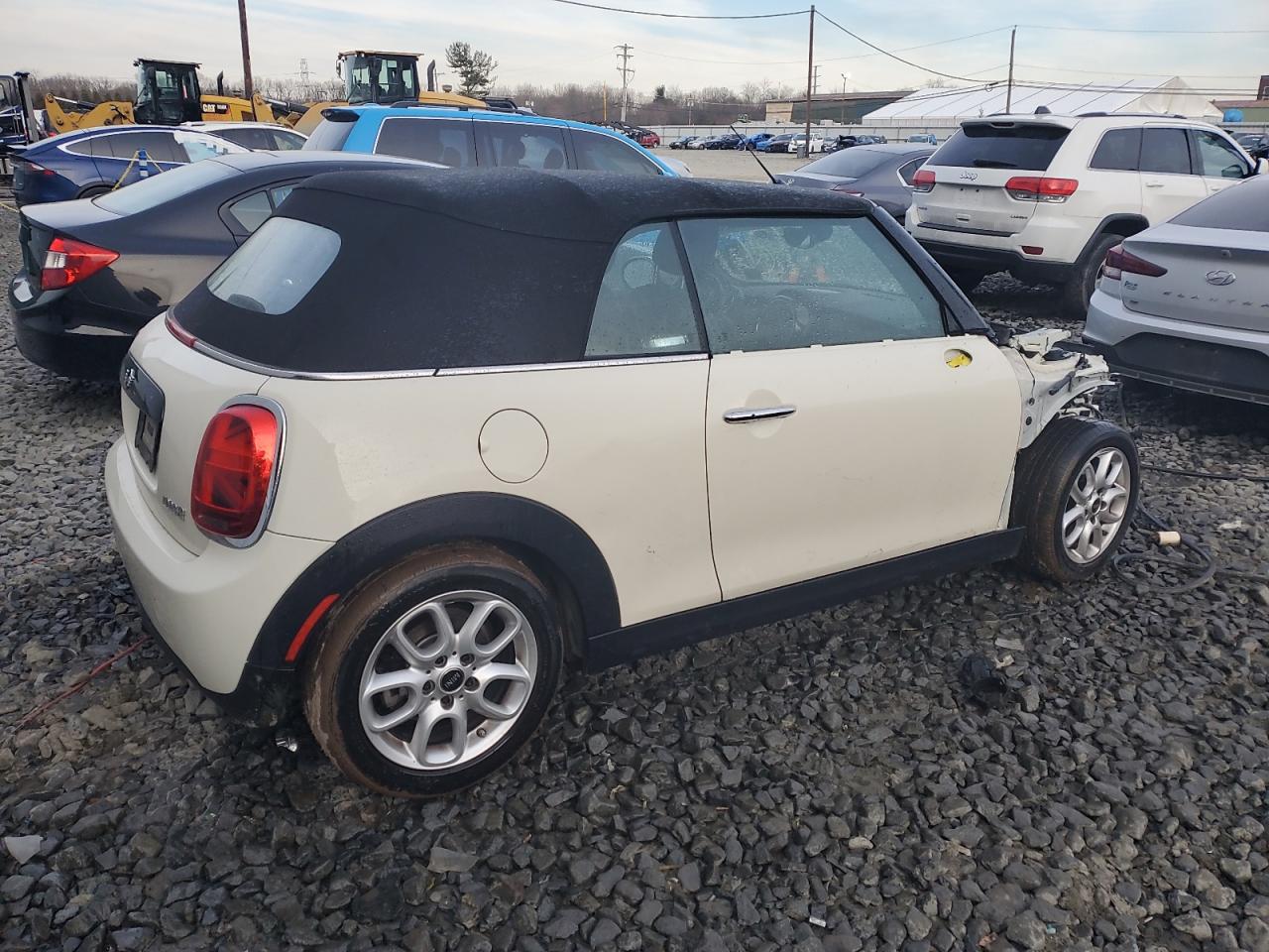 Photo 2 VIN: WMWWJ3C00M3M67411 - MINI COOPER 