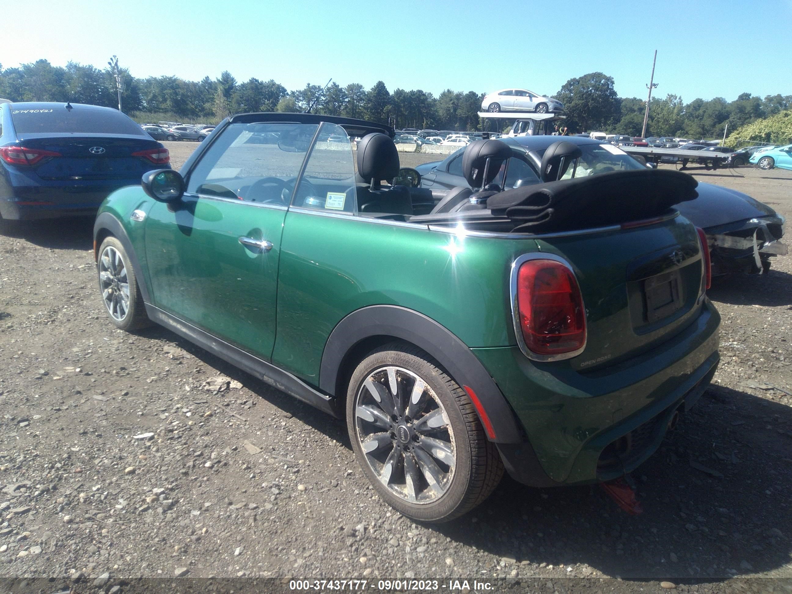 Photo 2 VIN: WMWWJ5C02M3M47835 - MINI CONVERTIBLE 