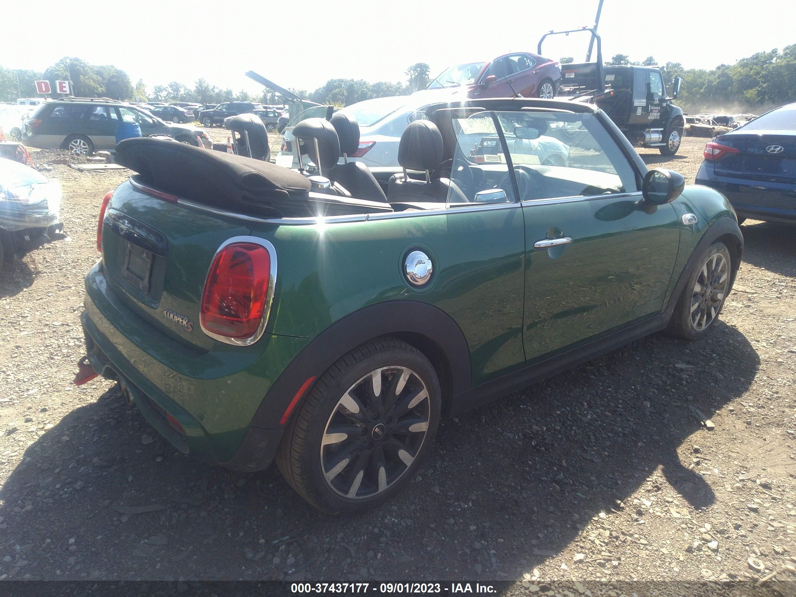 Photo 3 VIN: WMWWJ5C02M3M47835 - MINI CONVERTIBLE 