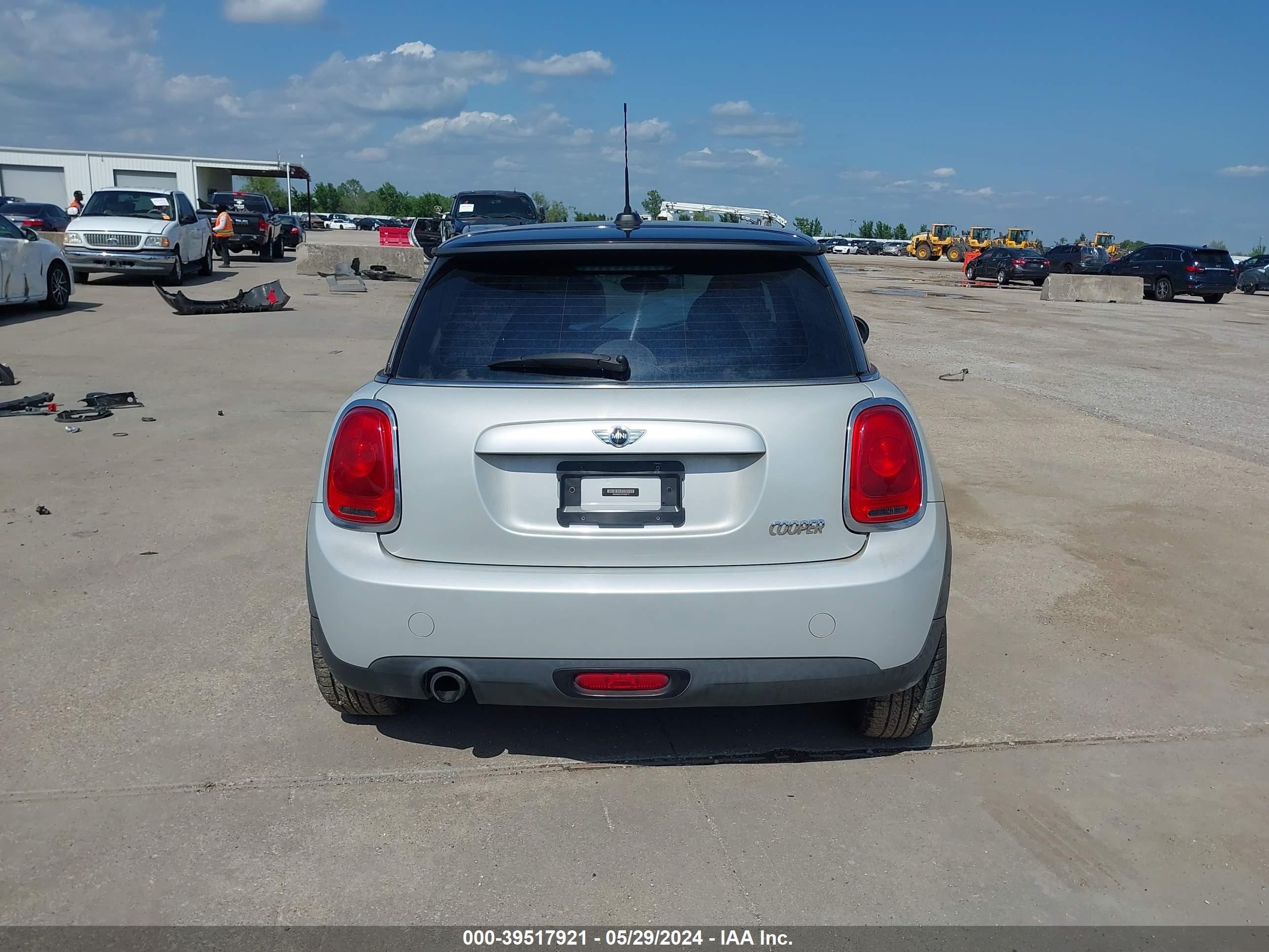 Photo 16 VIN: WMWXM5C54F3A58174 - MINI HARD TOP 