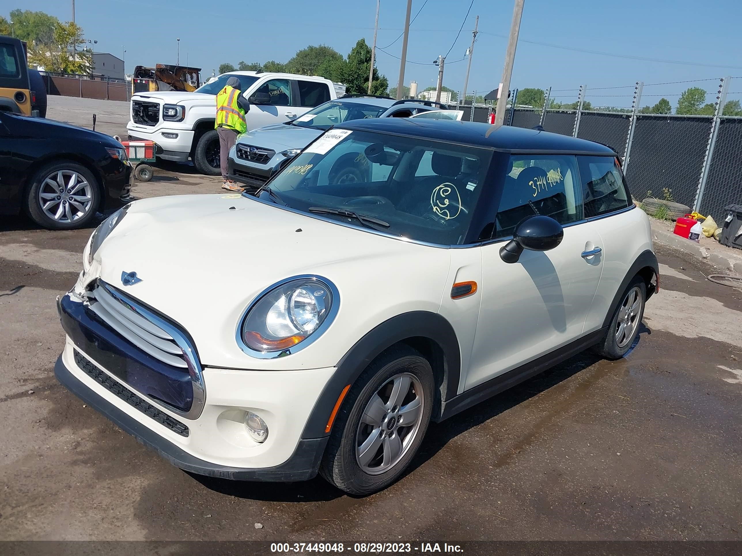 Photo 1 VIN: WMWXM5C55FT973192 - MINI HARD TOP 