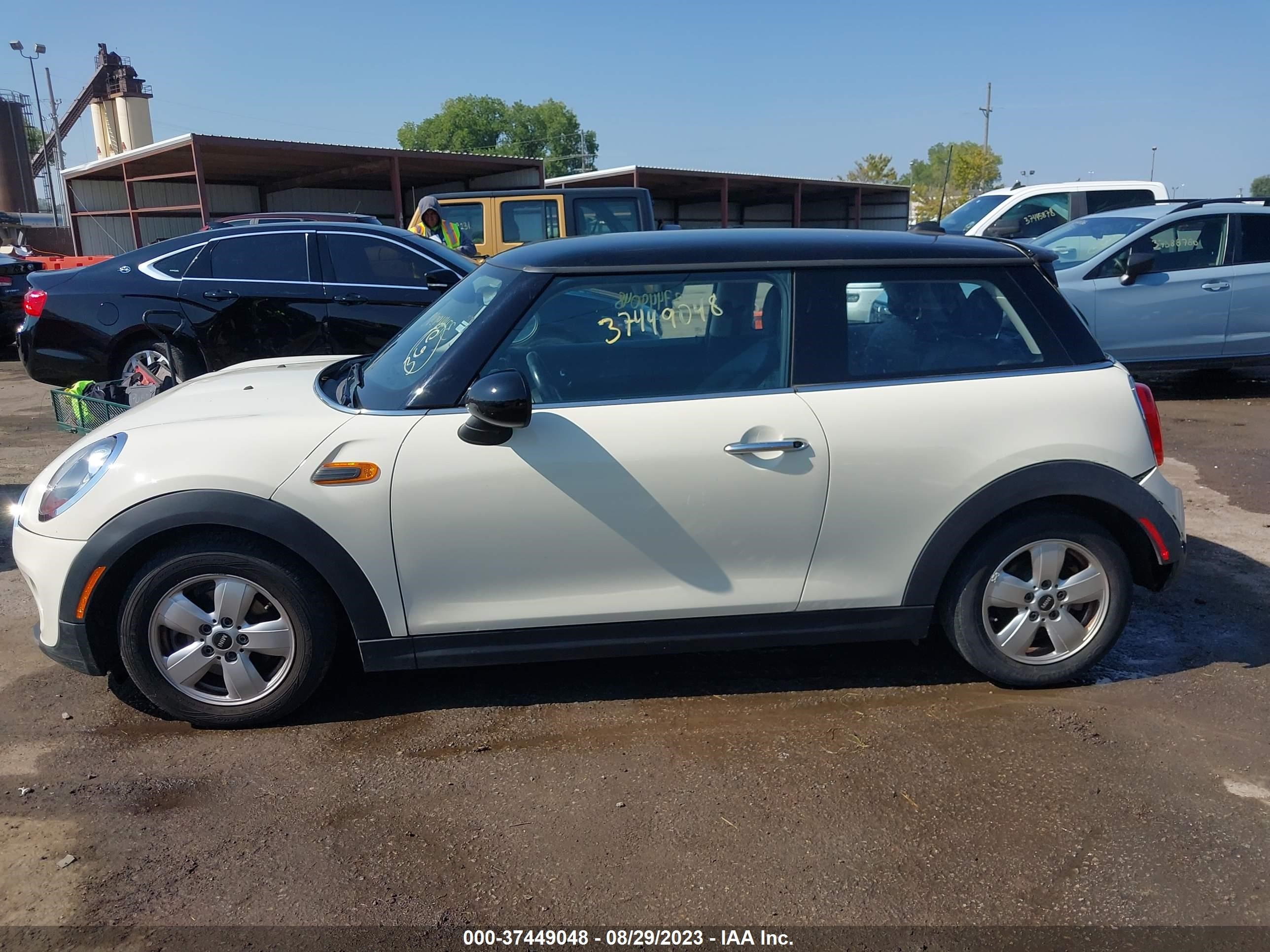 Photo 13 VIN: WMWXM5C55FT973192 - MINI HARD TOP 