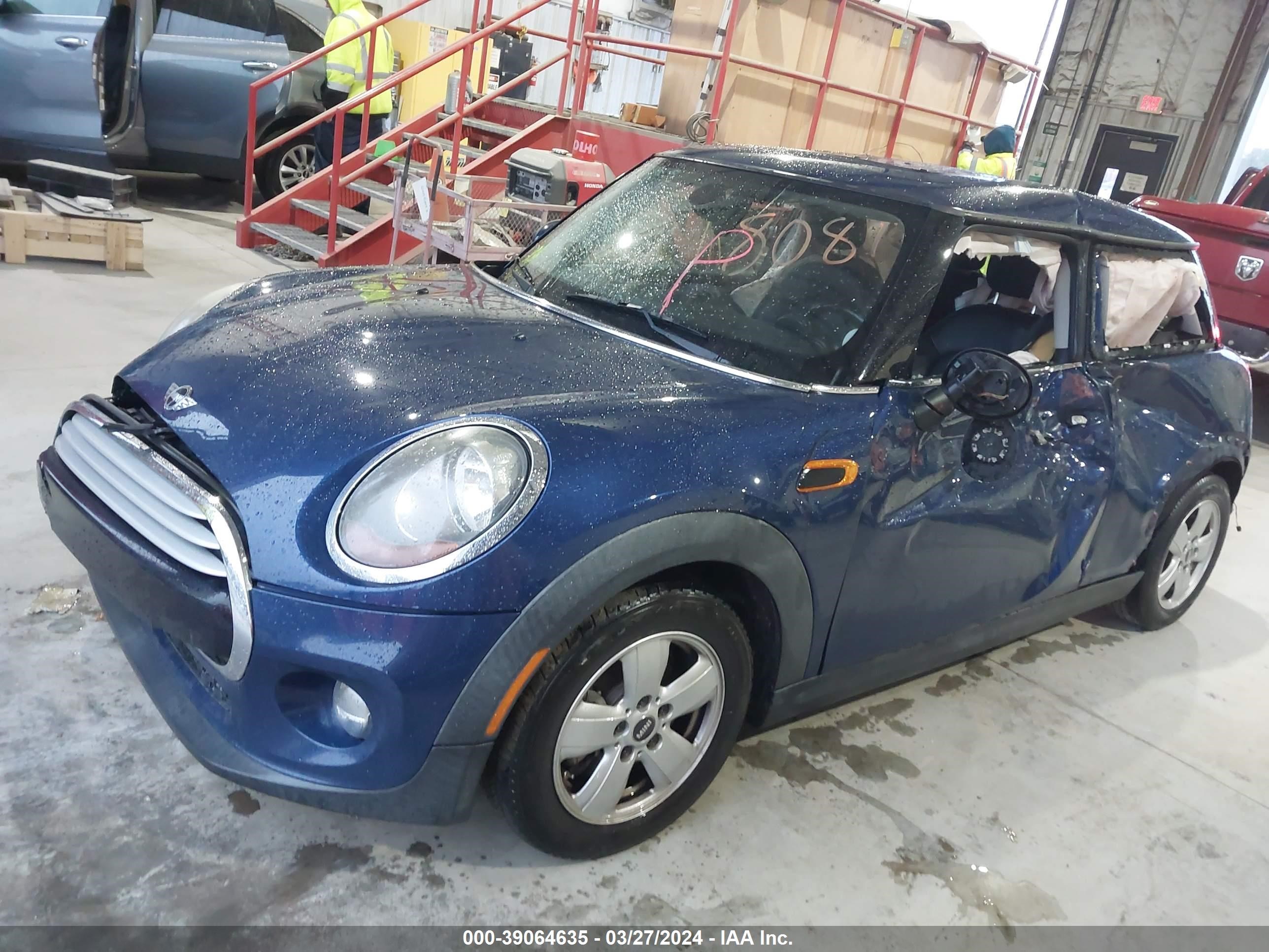 Photo 1 VIN: WMWXM5C58FT938081 - MINI HARD TOP 