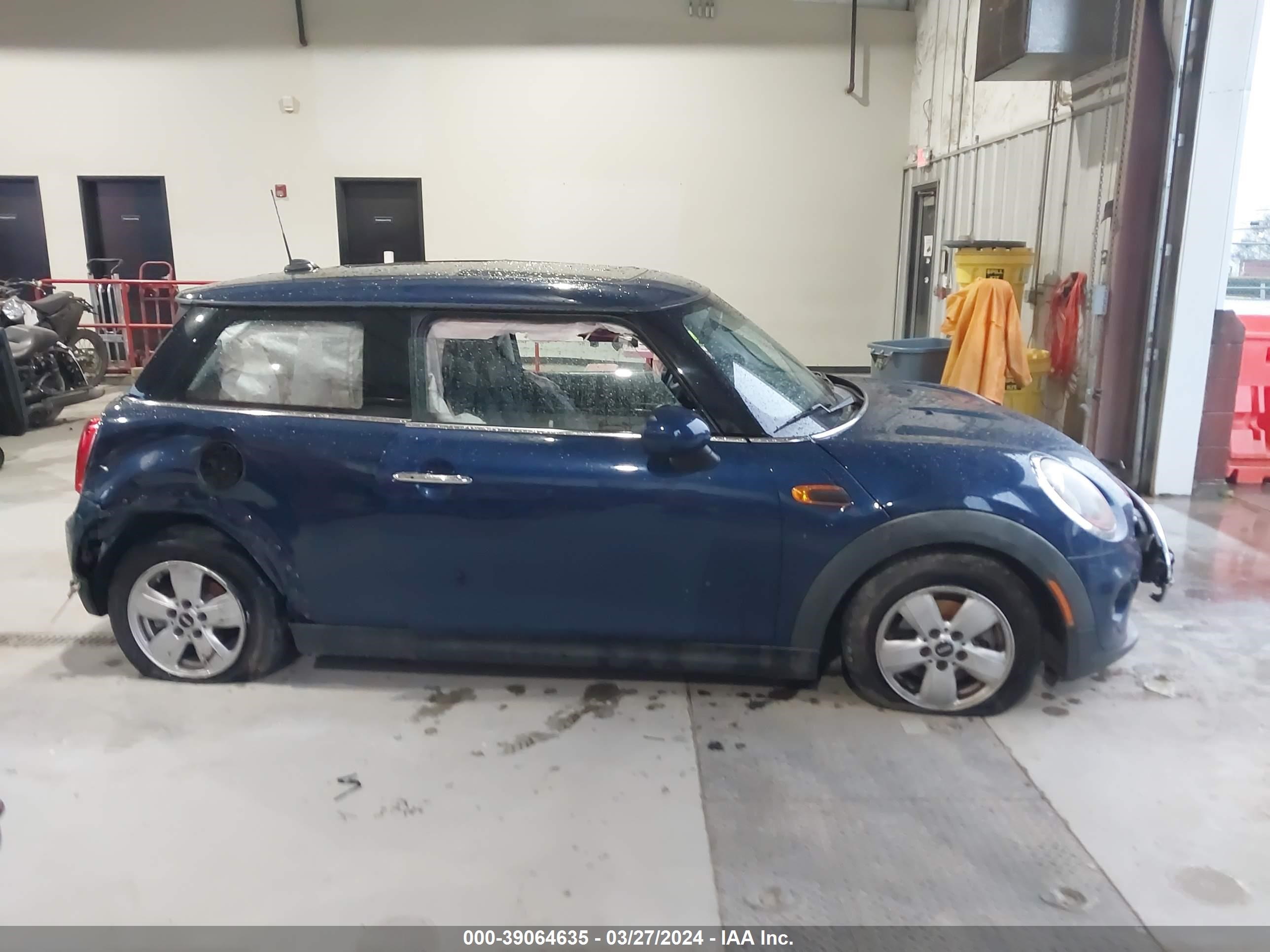 Photo 11 VIN: WMWXM5C58FT938081 - MINI HARD TOP 