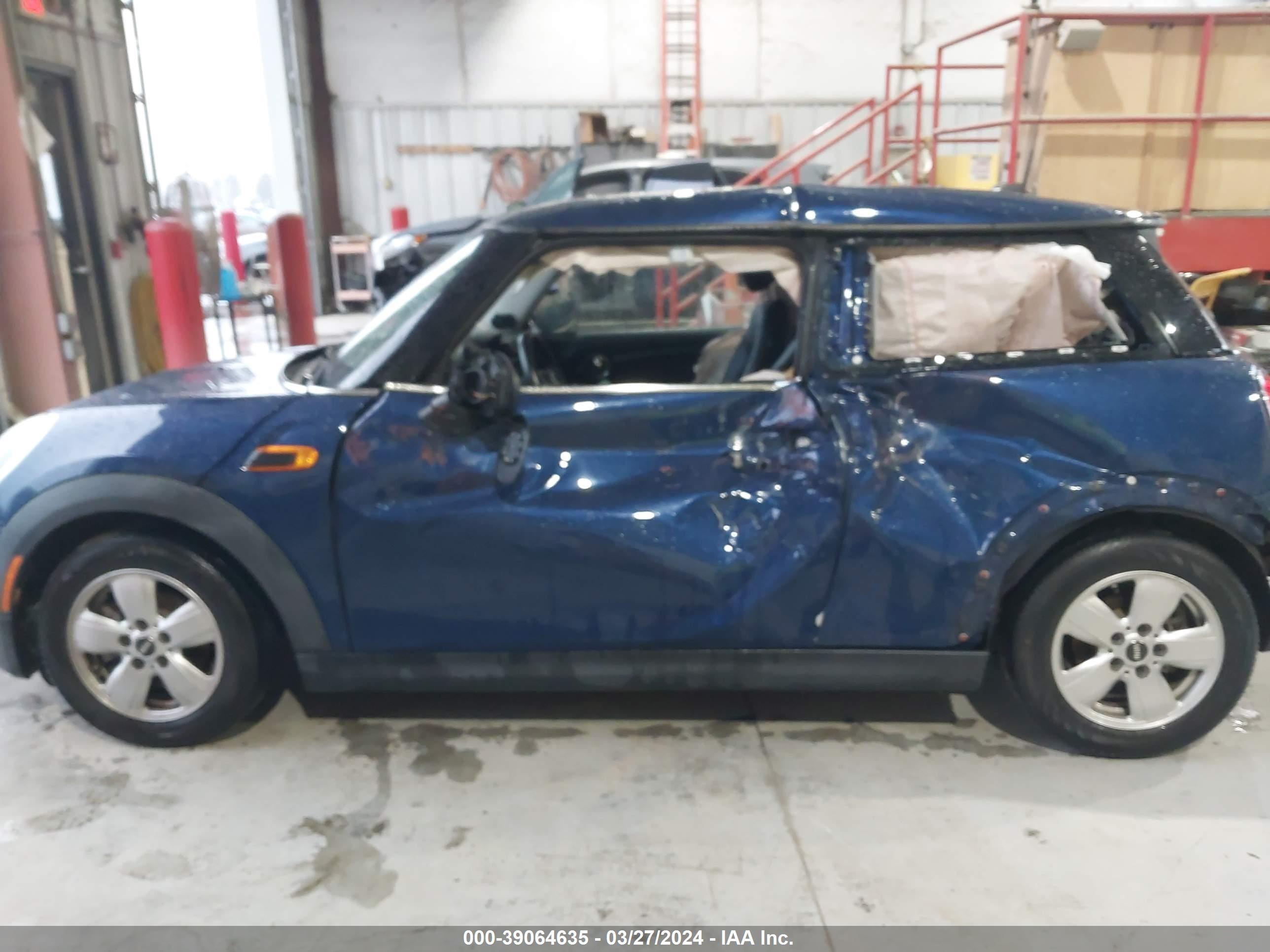 Photo 12 VIN: WMWXM5C58FT938081 - MINI HARD TOP 