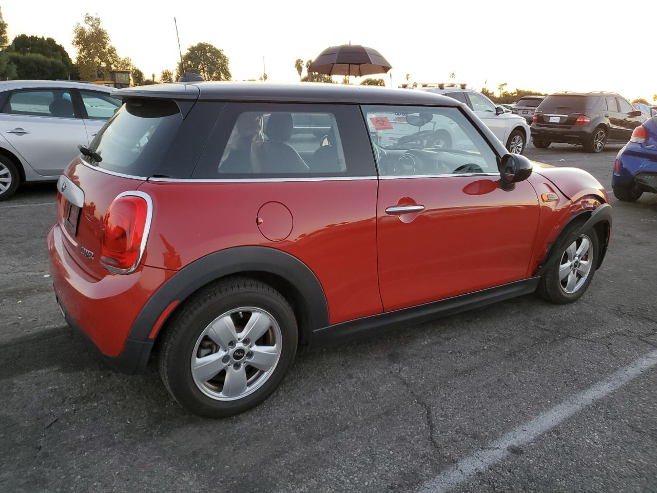 Photo 2 VIN: WMWXM5C58FT938744 - MINI COOPER 