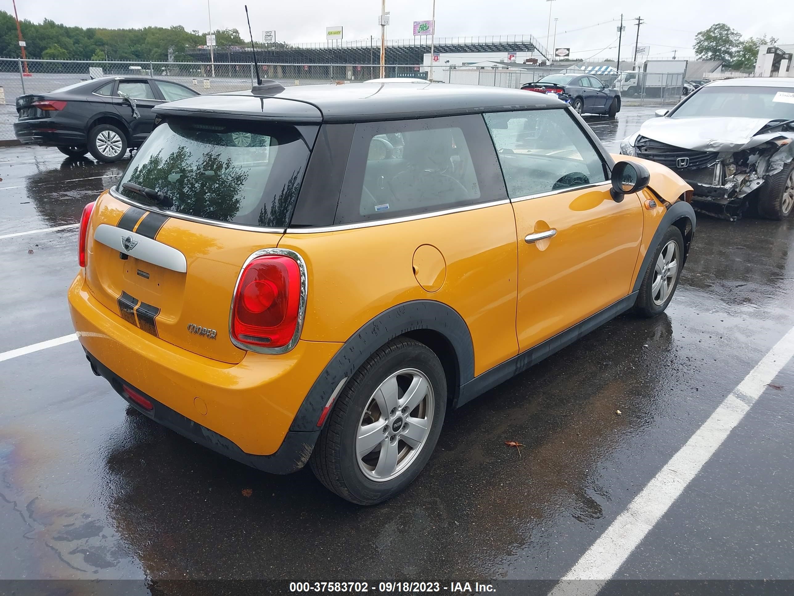 Photo 3 VIN: WMWXM5C58FT942664 - MINI HARDTOP 