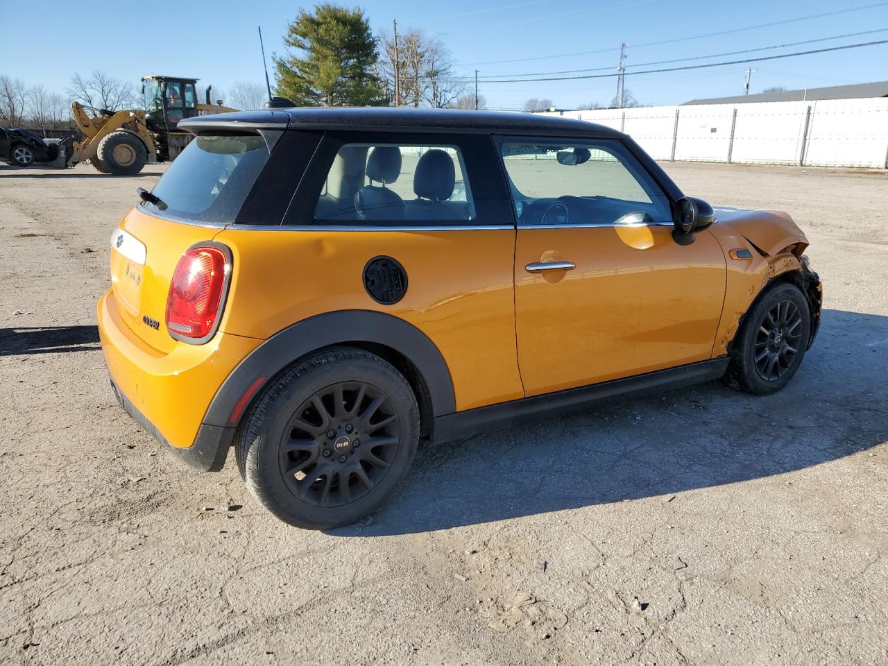 Photo 2 VIN: WMWXM5C5XF3A04992 - MINI COOPER 