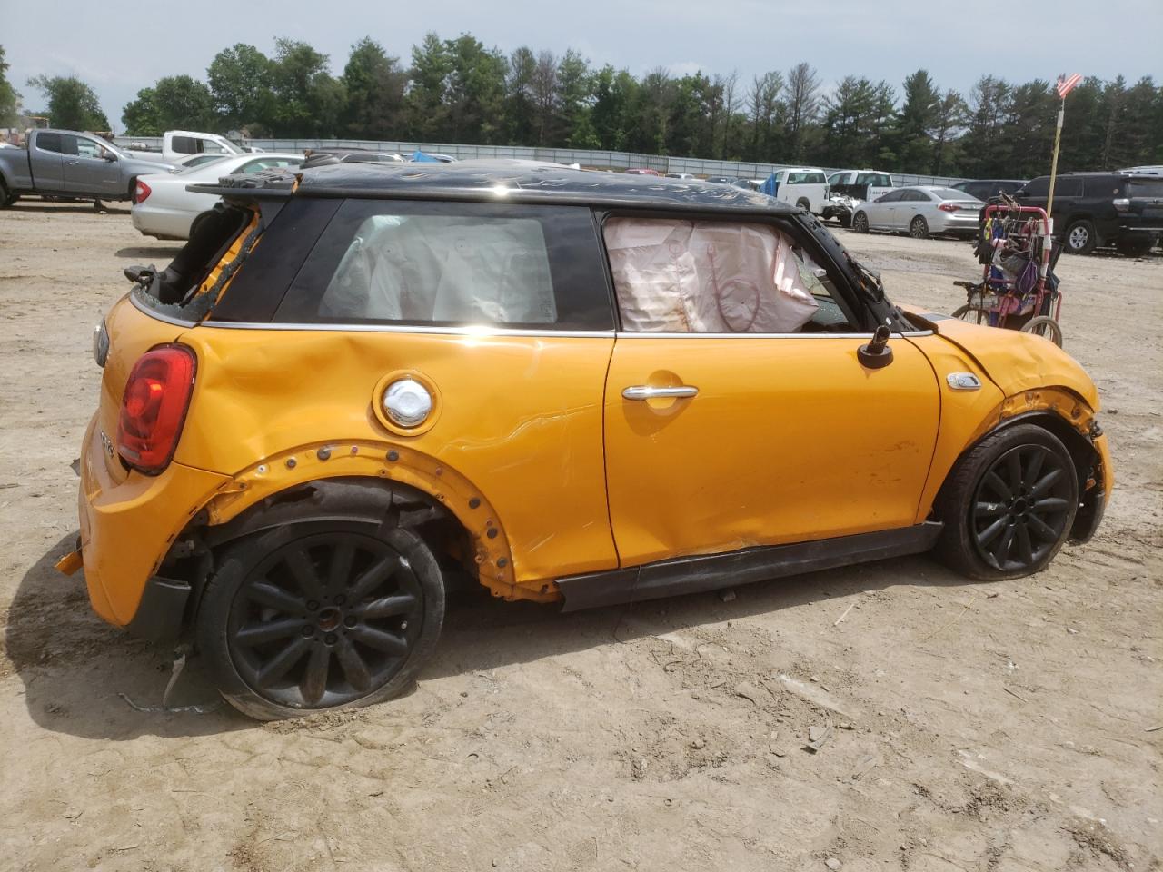 Photo 2 VIN: WMWXM7C57ET970353 - MINI COOPER 