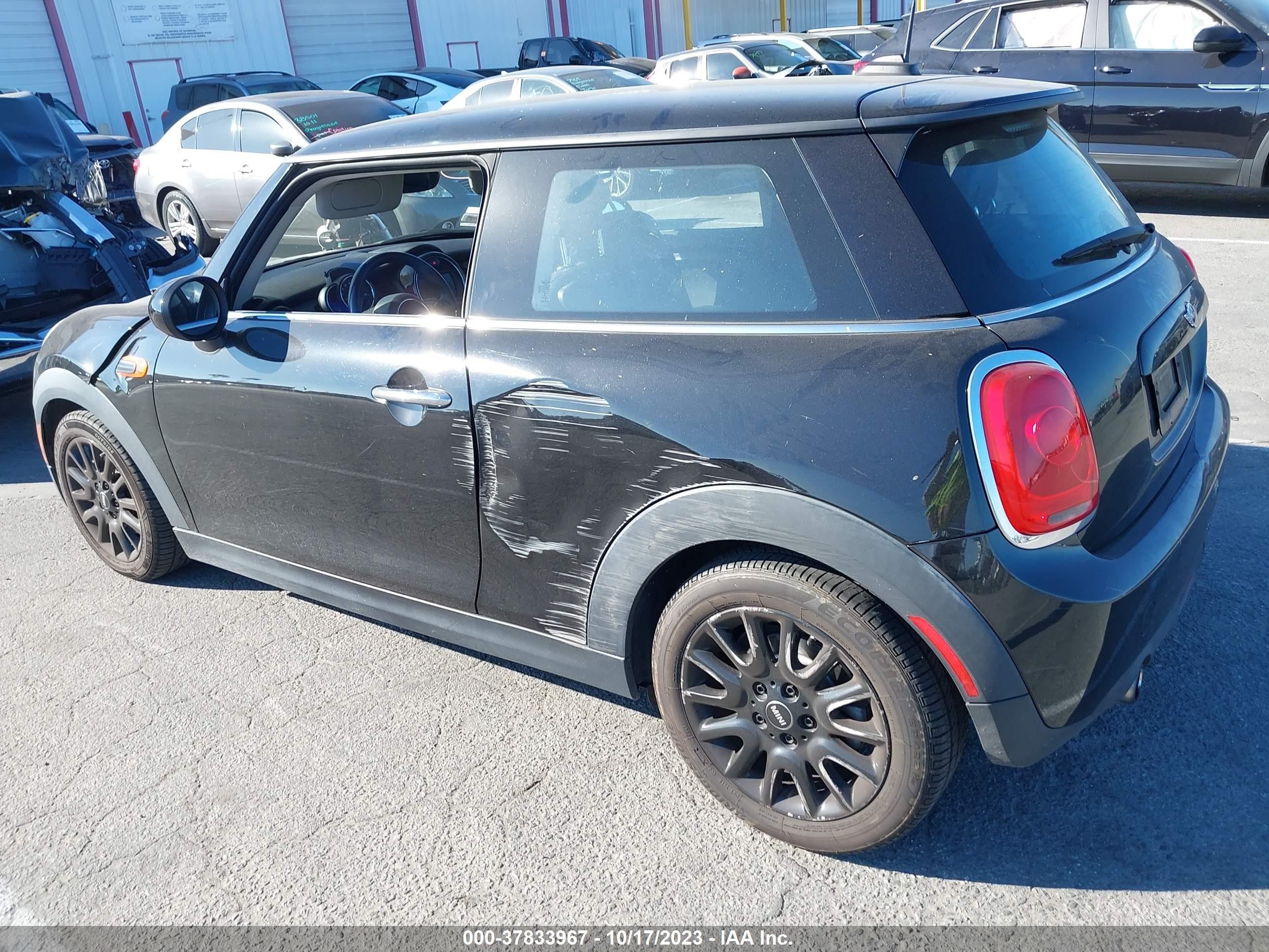 Photo 2 VIN: WMWXP5C38H2F61480 - MINI HARD TOP 