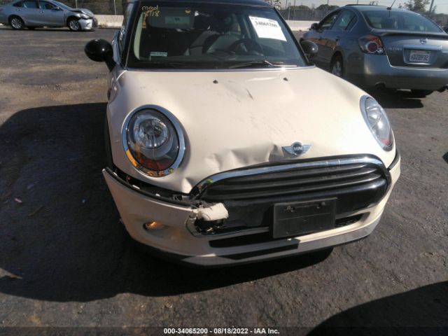 Photo 5 VIN: WMWXP5C3XH3C64897 - MINI HARDTOP 2 DOOR 