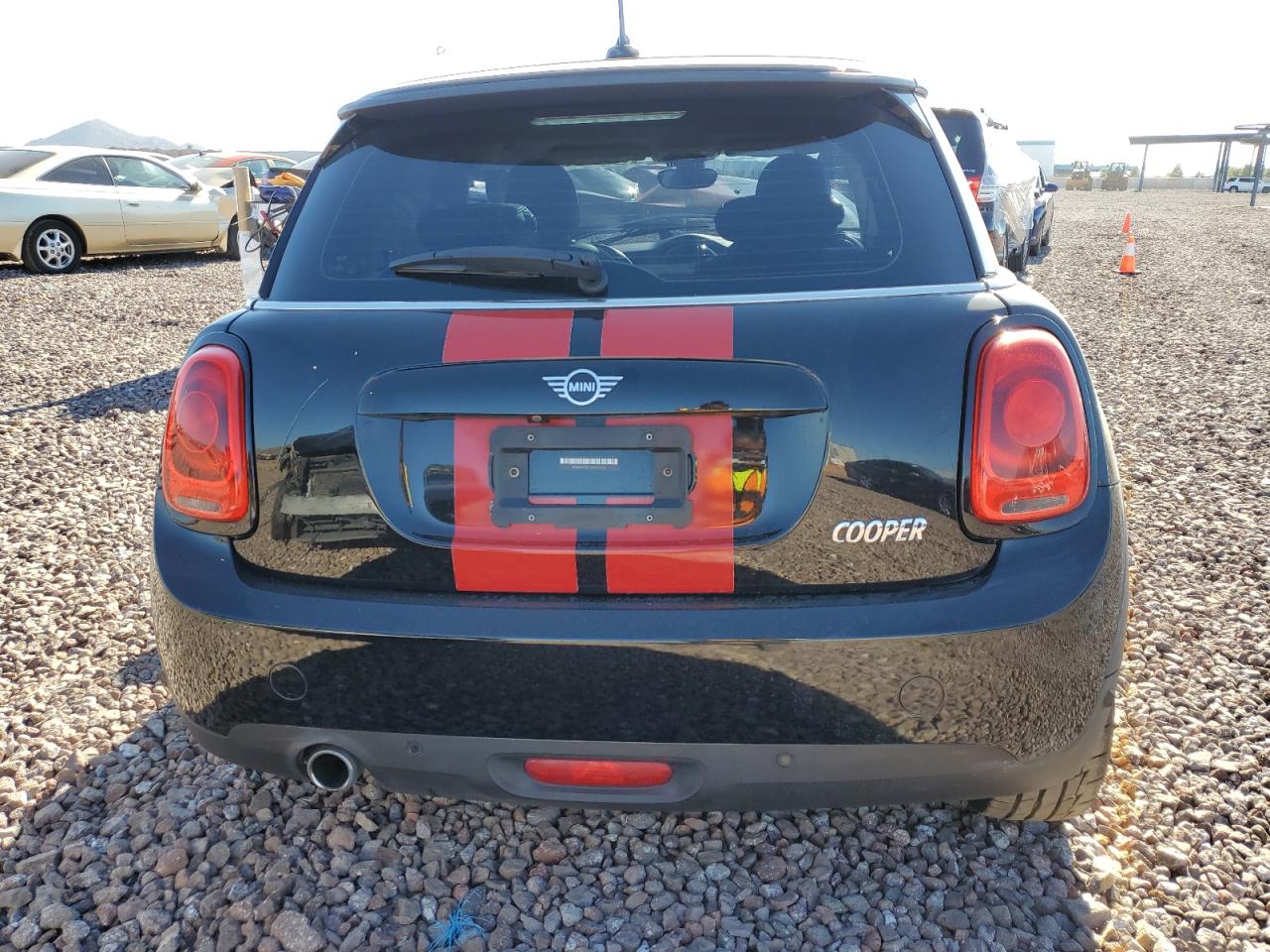 Photo 5 VIN: WMWXP5C52K2D72154 - MINI COOPER 