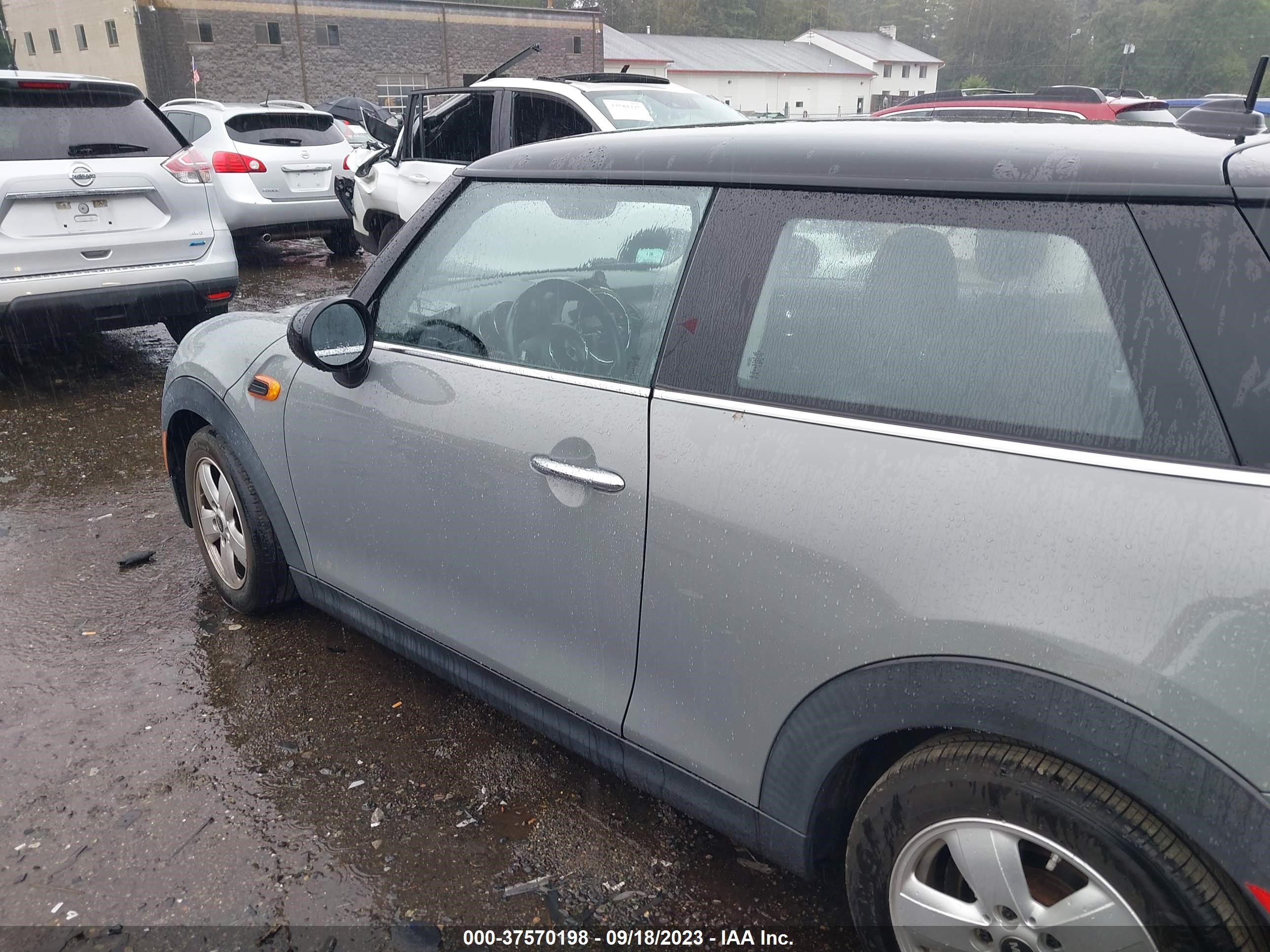 Photo 13 VIN: WMWXP5C53G3B14677 - MINI HARD TOP 