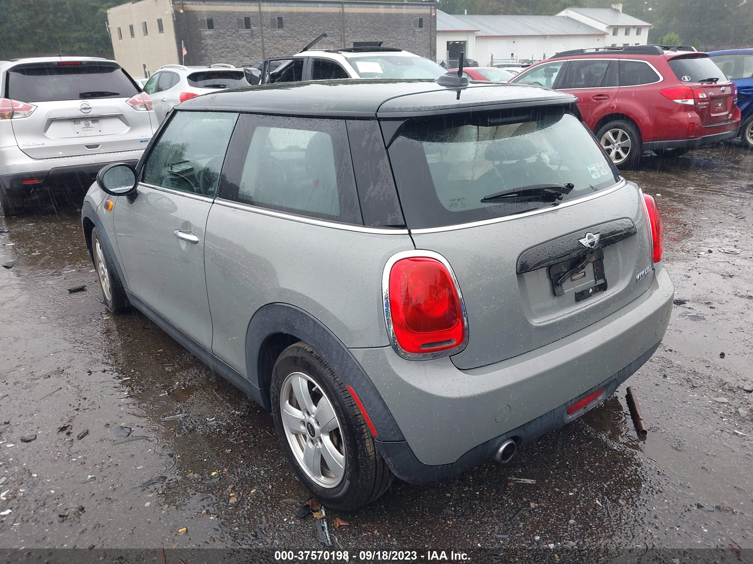 Photo 2 VIN: WMWXP5C53G3B14677 - MINI HARD TOP 