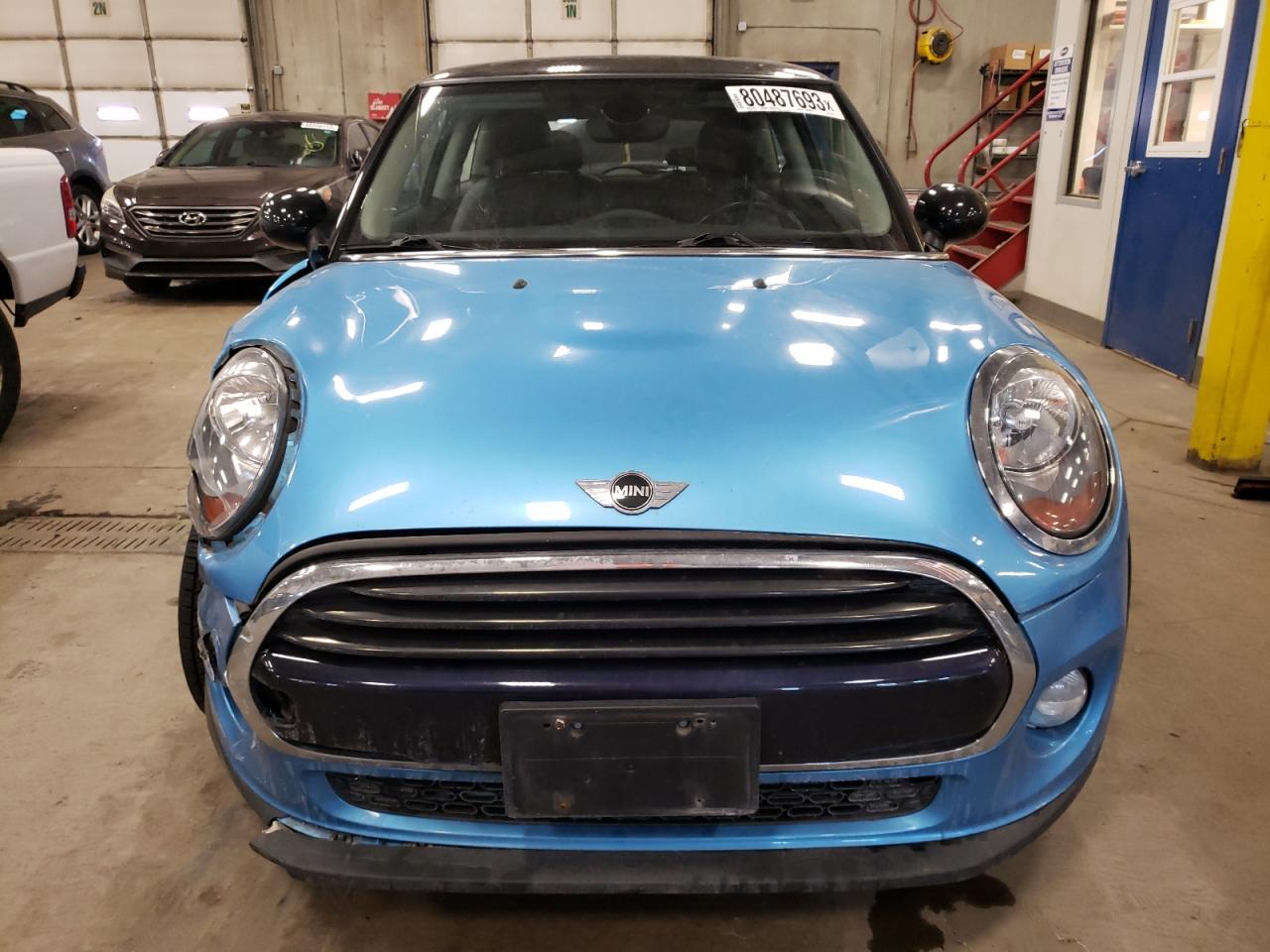 Photo 4 VIN: WMWXP5C53G3B77522 - MINI COOPER 