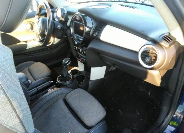 Photo 4 VIN: WMWXP5C54GT739635 - MINI COOPER HARDTOP 