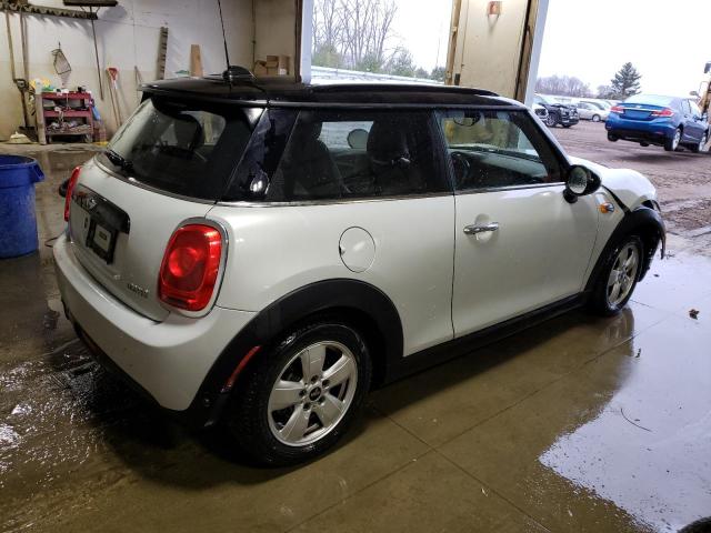 Photo 2 VIN: WMWXP5C54J3D01983 - MINI COOPER 