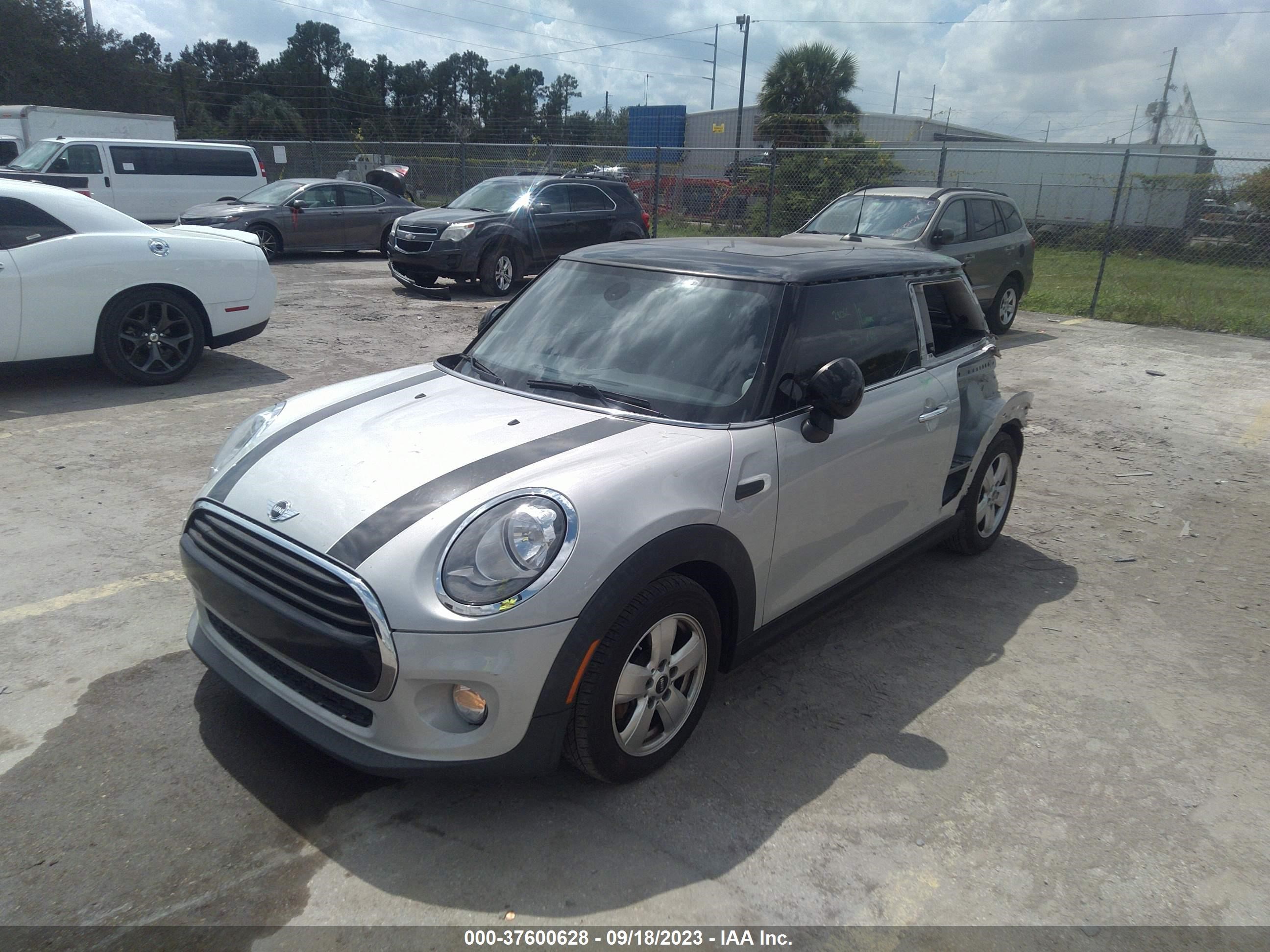 Photo 1 VIN: WMWXP5C55H3C63965 - MINI HARD TOP 